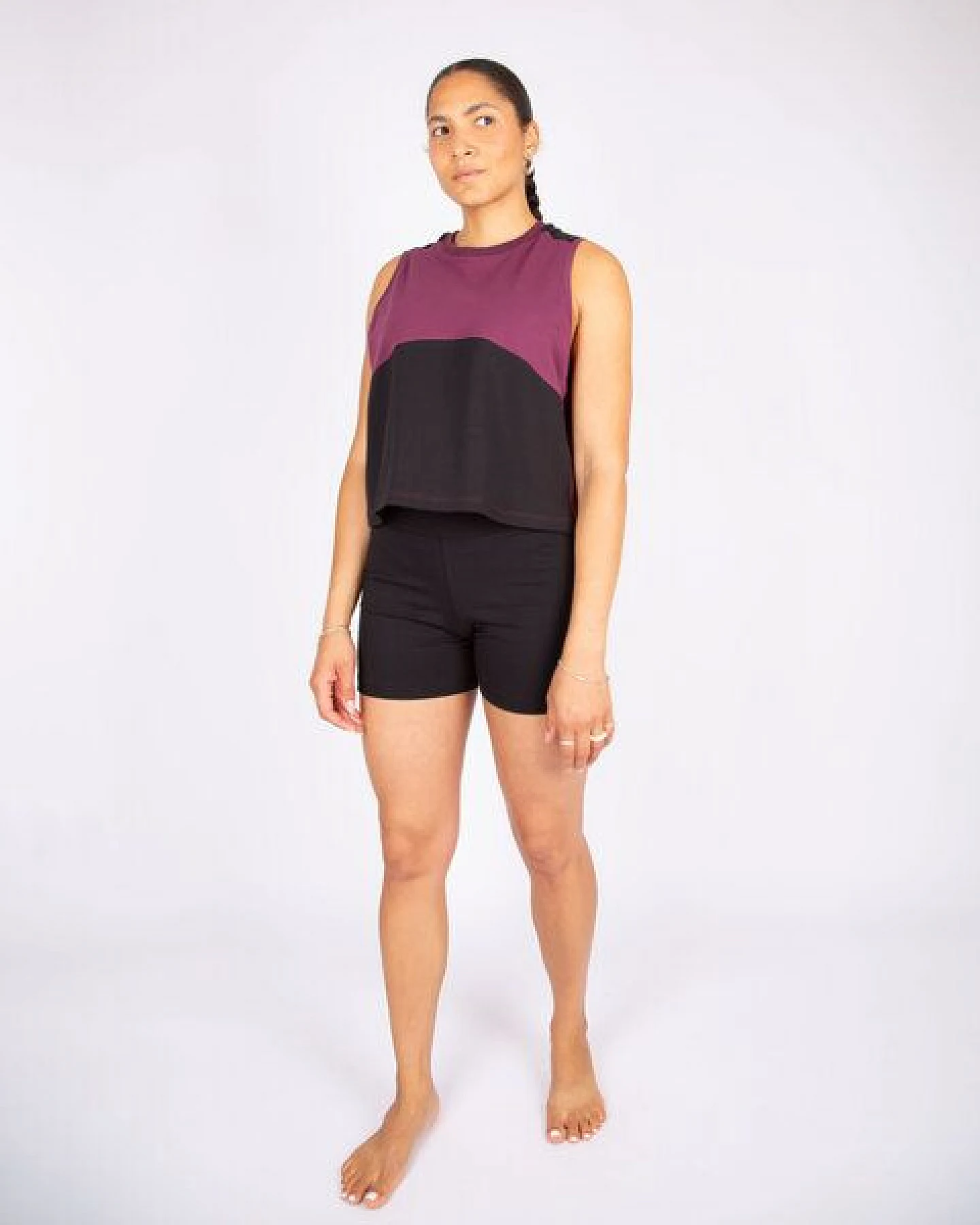 ÆVRIL Damen Yogashirt // Aubergine, Black // Bio-Baumwolle – Ansicht 2