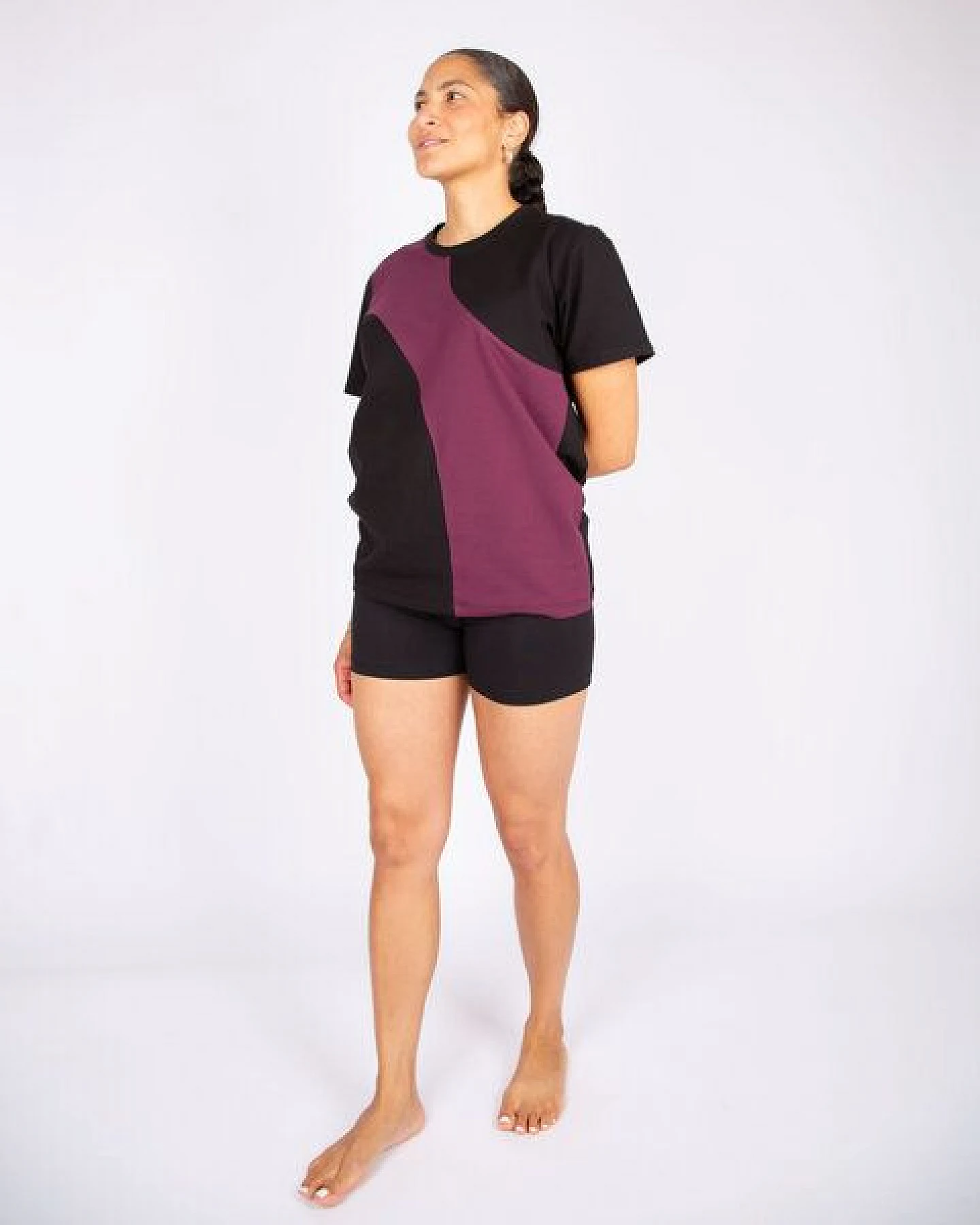 ÆVRIL Unisex Yogashirt // Aubergine, Black // Bio-Baumwolle – Ansicht 2