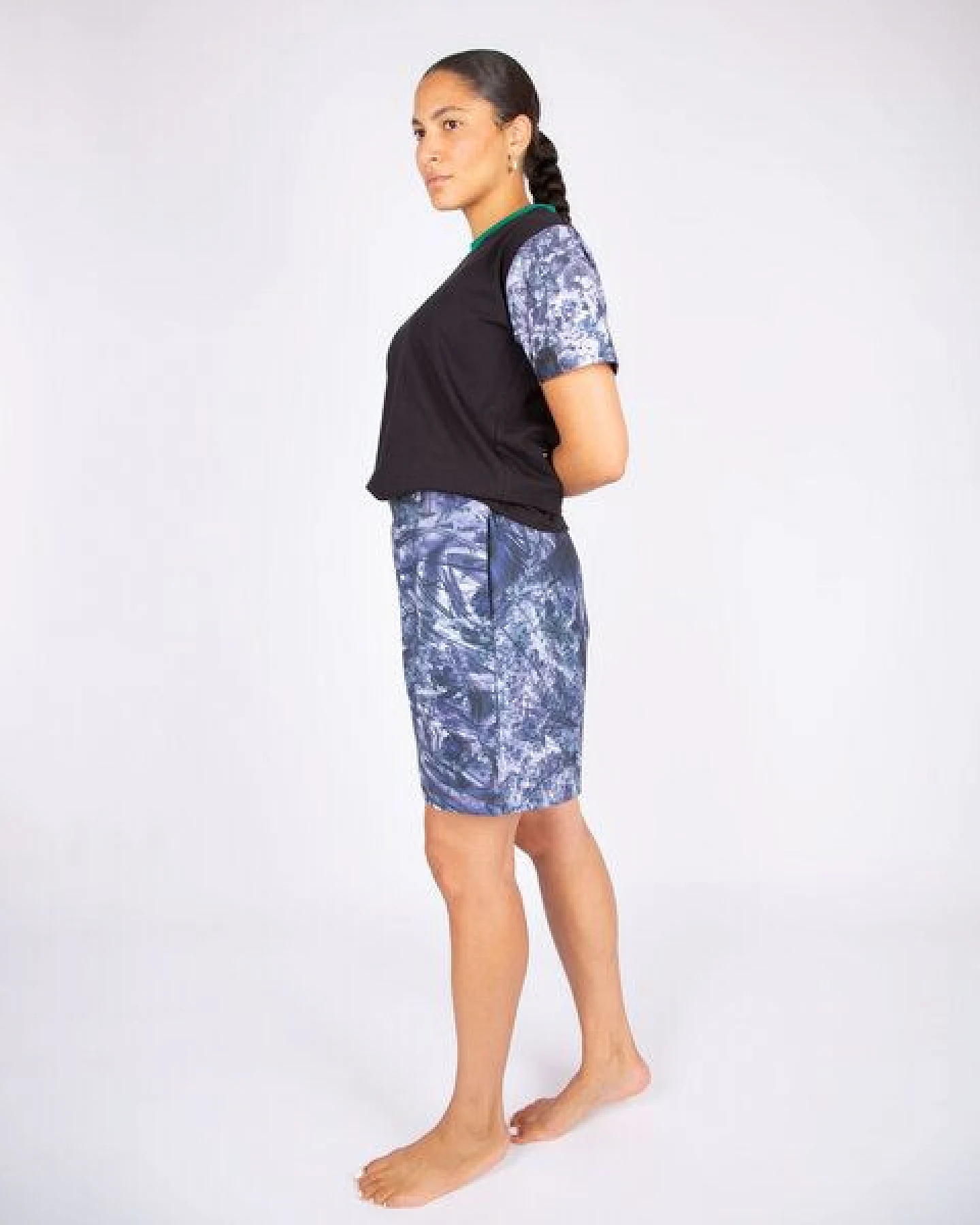 ÆVRIL Unisex Yogashirt // Tobiume Print, Emerald, Black // Bio-Baumwolle – Ansicht 3