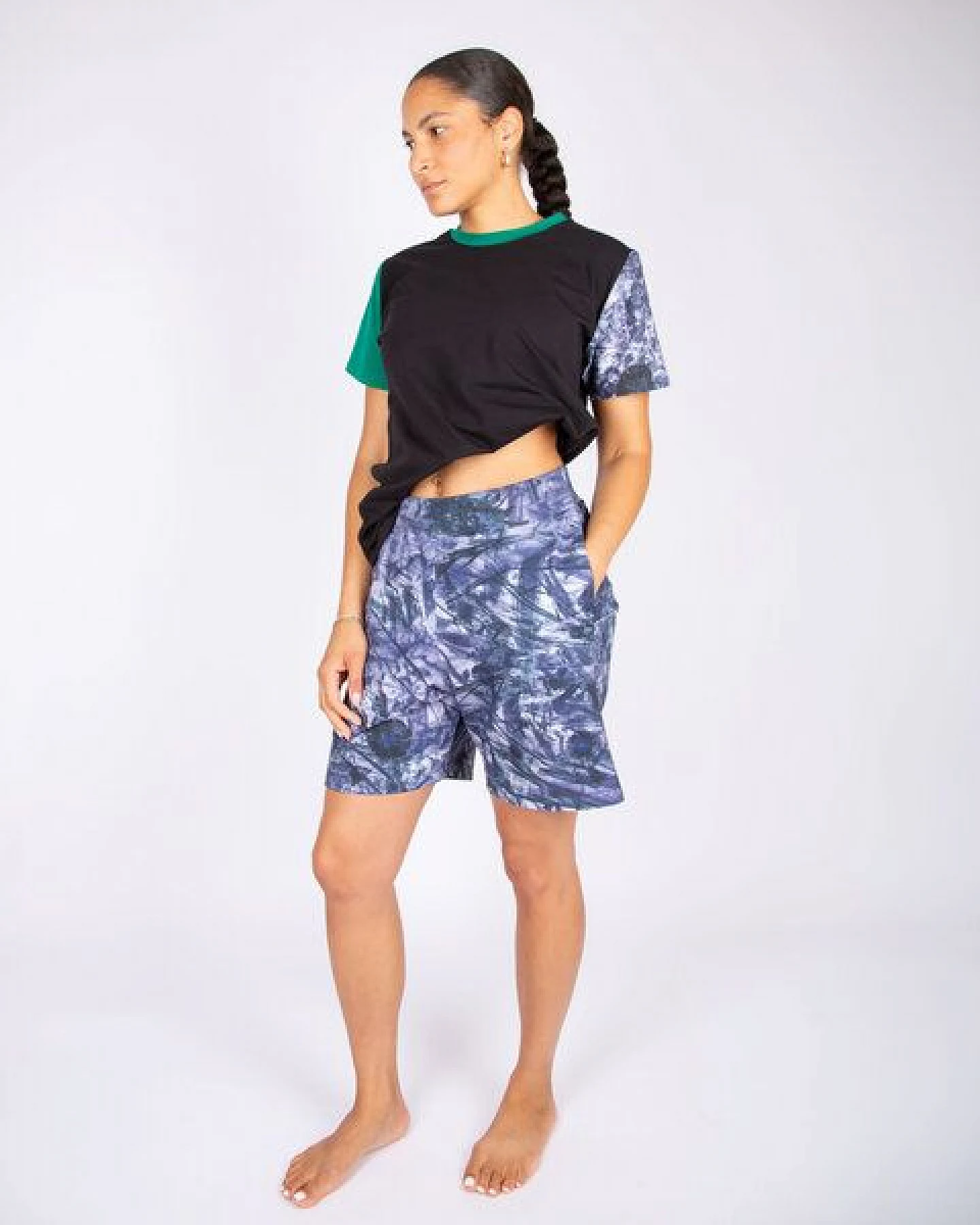 ÆVRIL Unisex Yogashirt // Tobiume Print, Emerald, Black // Bio-Baumwolle – Ansicht 2