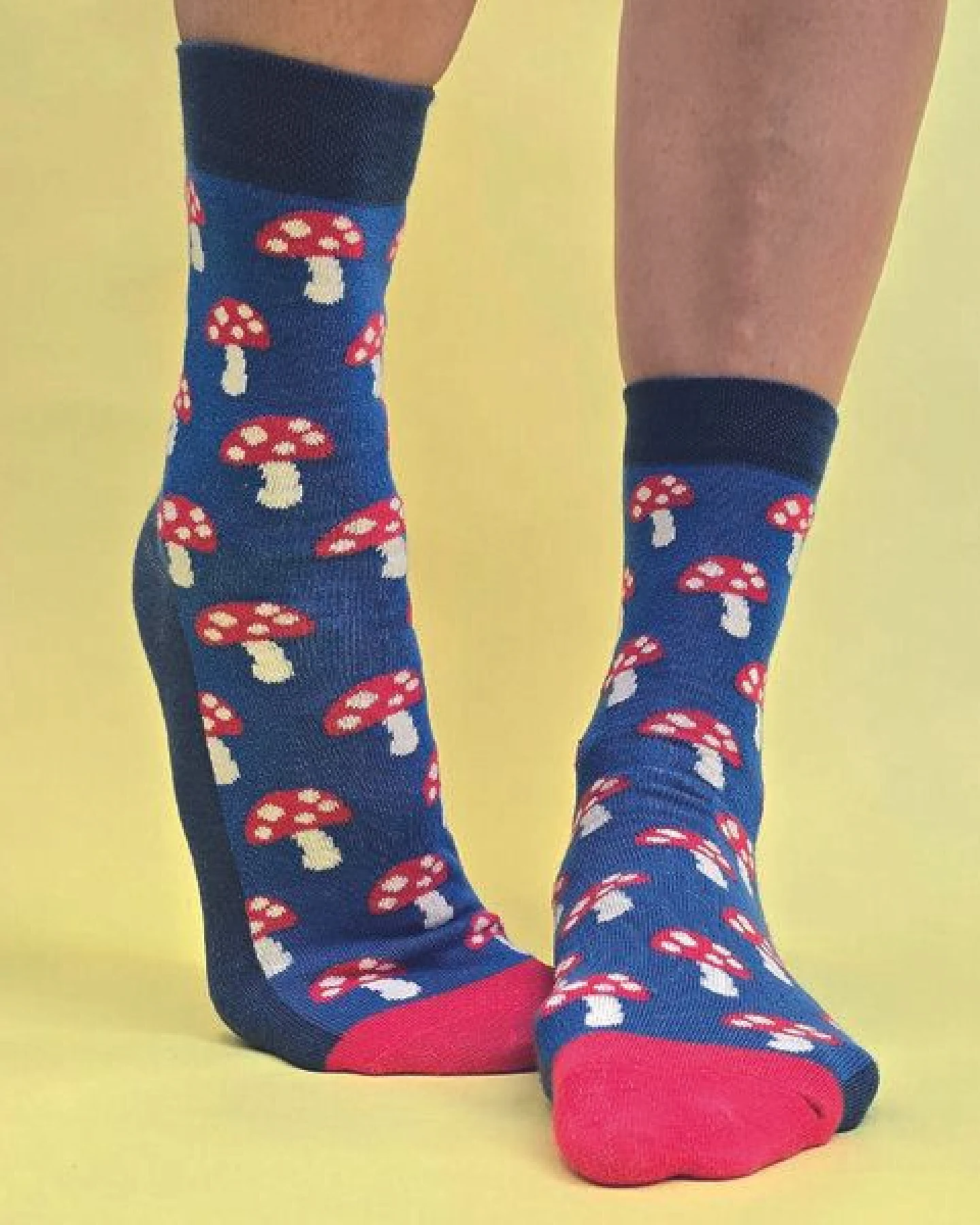 Fräulein Prusselise Pilz Socke, Fliegenpilze, blau-rot, neu, bunt gemustert – Ansicht 2