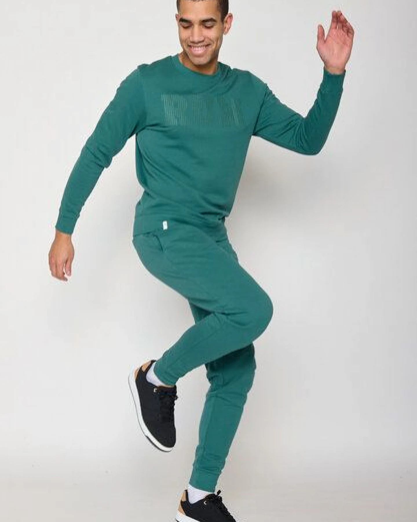 GREENBOMB Lifestyle Run Wild - Gemütliches Sweatshirt aus Bio-Baumwolle / hochwertiger Print / GOTS / Fair & Vegan – Ansicht 3
