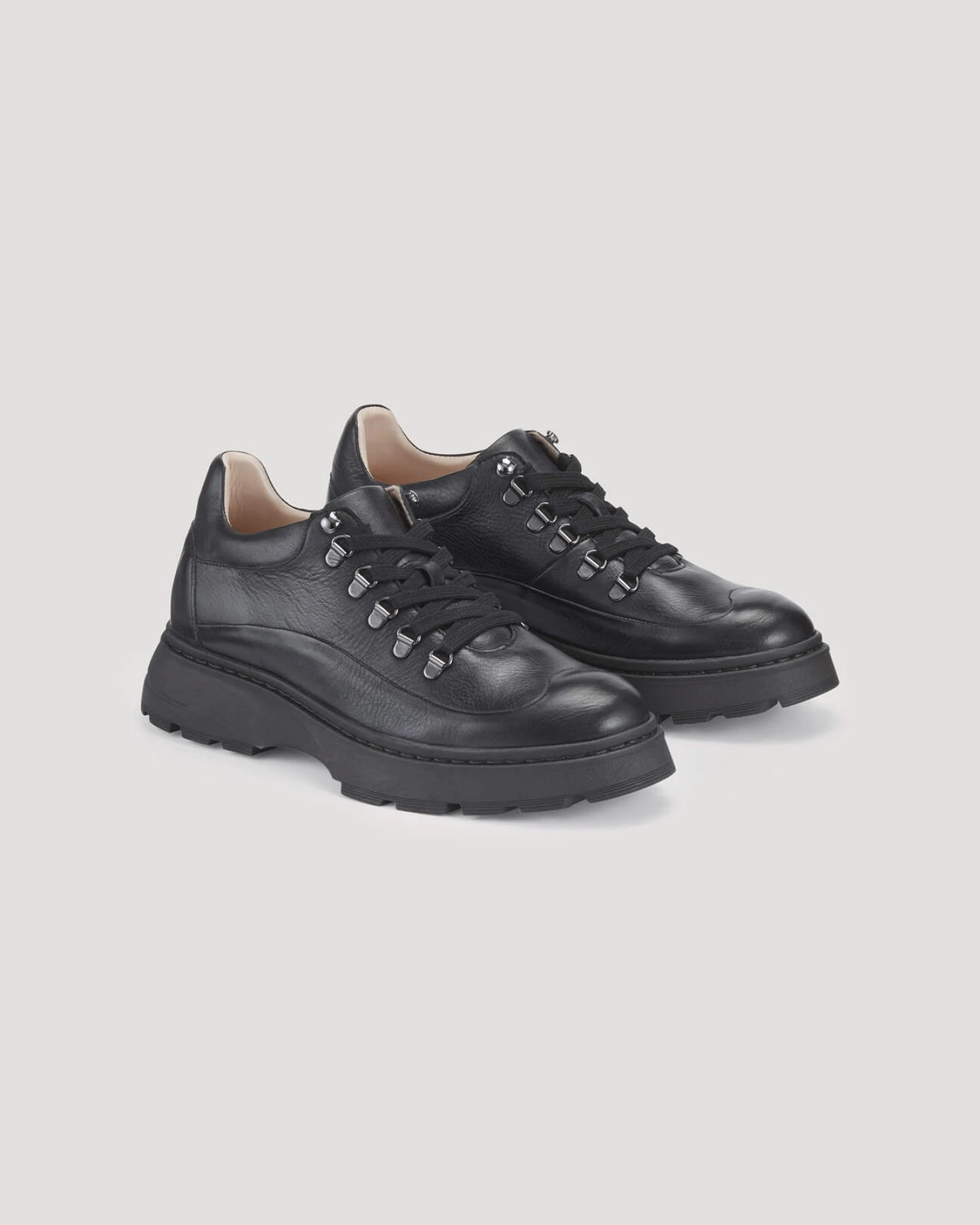 hessnatur Herren Mountain Sneaker aus Nappaleder - schwarz - Größe 41 – Ansicht 3