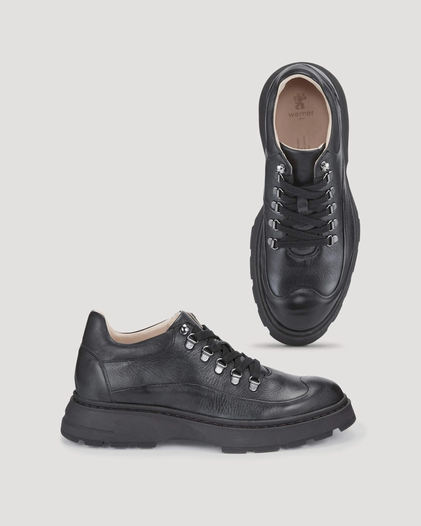 hessnatur Herren Mountain Sneaker aus Nappaleder - schwarz - Größe 43 – Ansicht 2