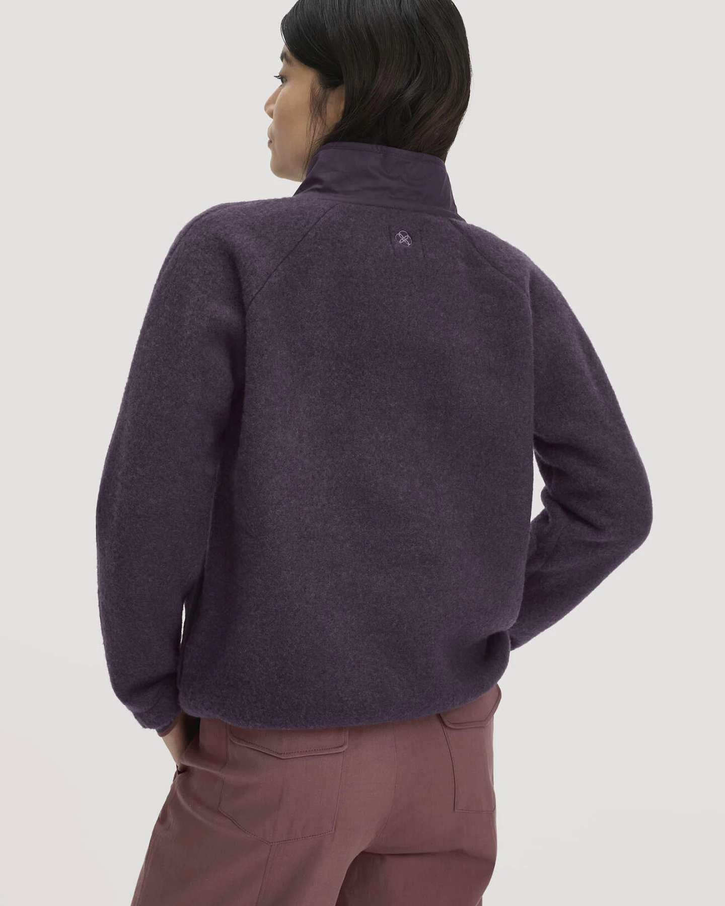hessnatur Damen Wollfleece Troyer Patch Relaxed aus Bio-Merinowolle - lila - Größe L – Ansicht 3