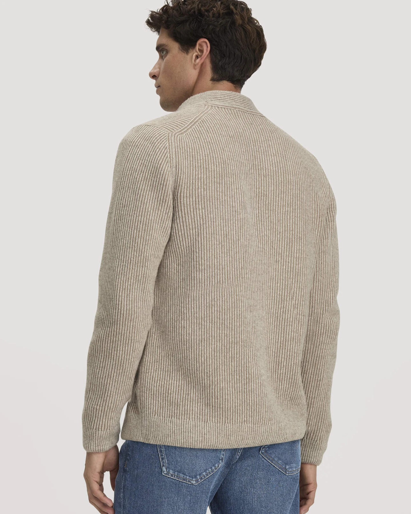 hessnatur Herren Double-Knit Cardigan Regular aus Bio-Baumwolle und Bio-Merinowolle mit recycelter Wolle - beige - Größe S – Ansicht 3