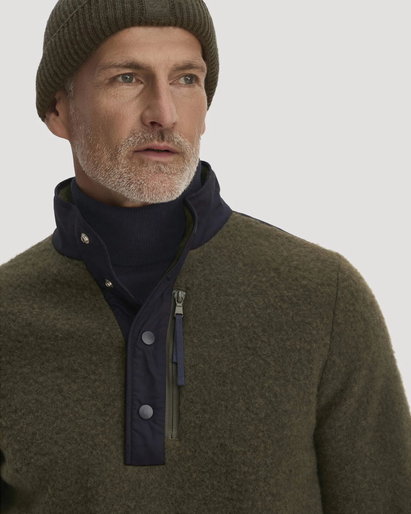 hessnatur Herren Wollfleece Troyer Relaxed aus Bio-Merinowolle - grün - Größe M – Ansicht 4