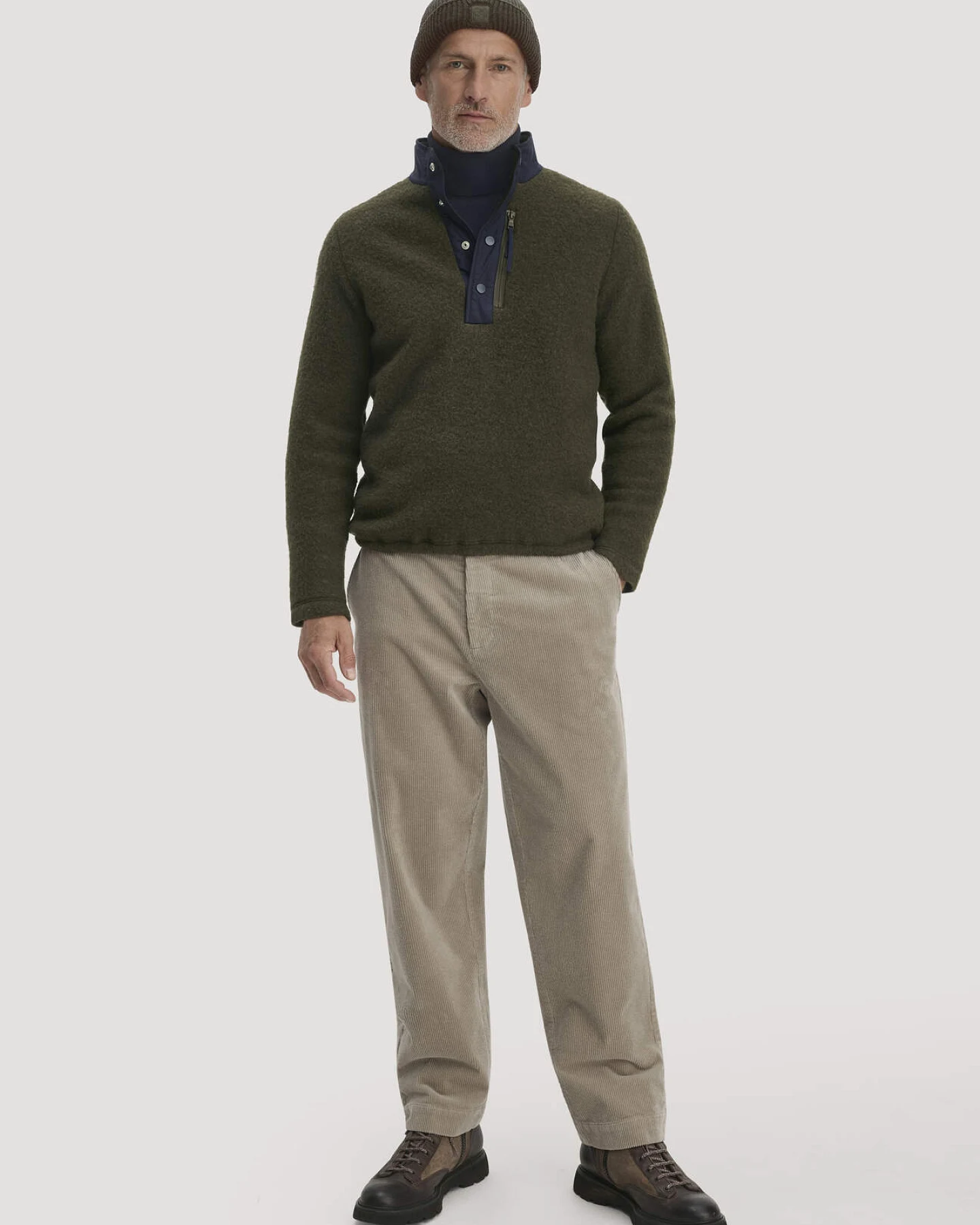 hessnatur Herren Wollfleece Troyer Relaxed aus Bio-Merinowolle - grün - Größe L – Ansicht 2