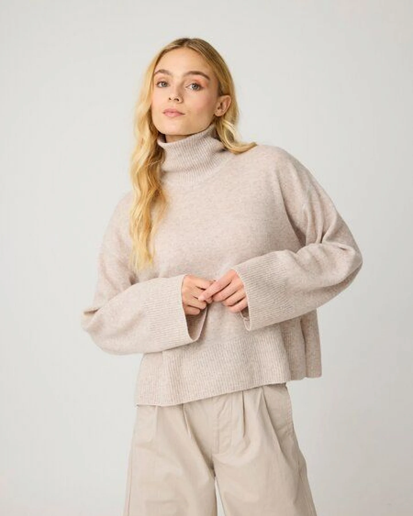 KnowledgeCotton Apparel Entspannter Pullover mit Stehkragen aus Bio-Lammwolle – Ansicht 2