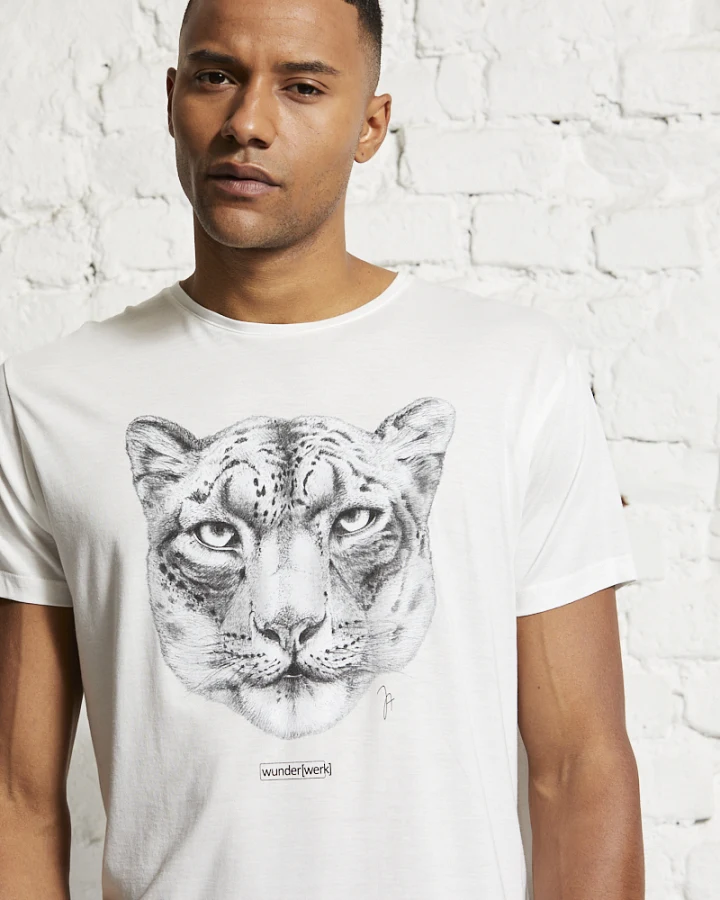 Tee snow leopard male