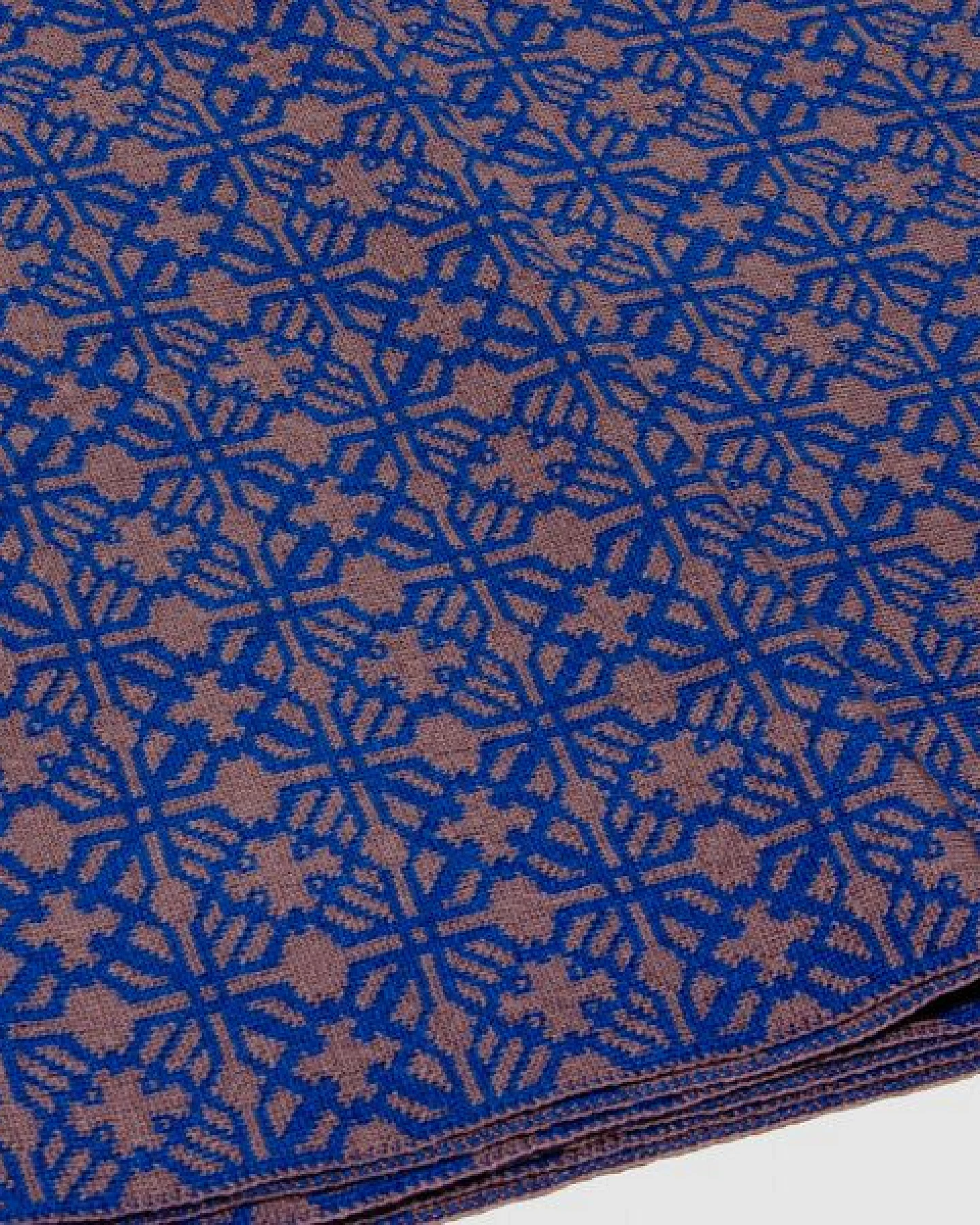 LANARTO slow fashion Schal Muster 'Irland' zweifarbig gestrickt aus Merinowolle – Ansicht 2