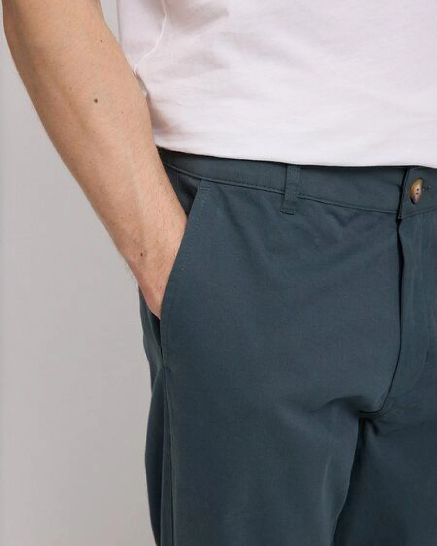 Mazine Herren Chino Hose aus 98% Bio-Baumwolle und 2% Elasthan – Ansicht 2