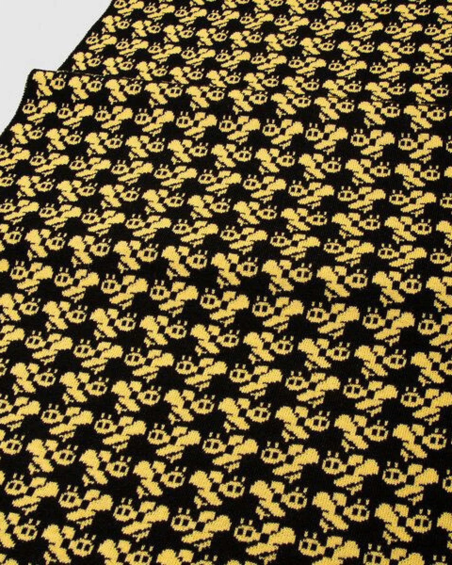 LANARTO slow fashion Schal Muster 'Biene' zweifarbig gestrickt aus mulesingfreier Merinowolle – Ansicht 2