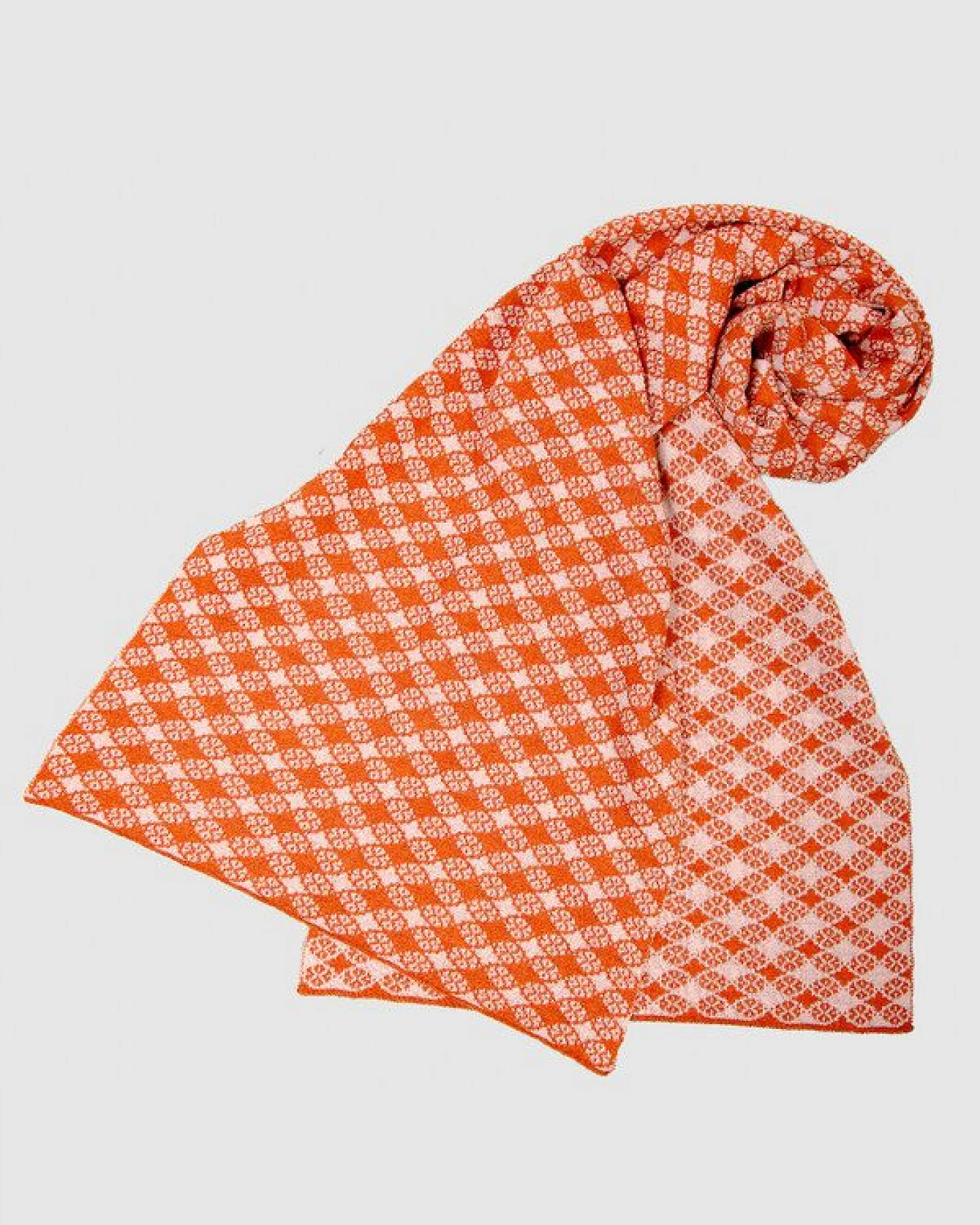 LANARTO slow fashion Schal Muster 'Blütenkaro' zweifarbig gestrickt aus mulesingfreier Merinowolle – Ansicht 2