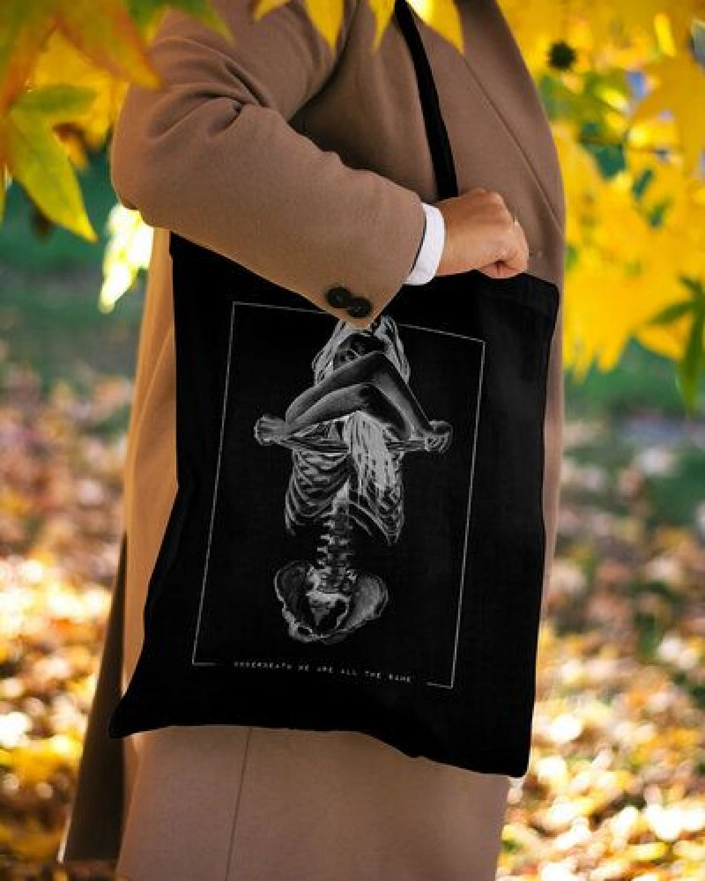 Bio-Baumwolltasche bedruckt - Skelett - Fairtrade - schwarz // ShellyCreates – Ansicht 3
