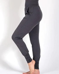 Grau (Dark Grey)
