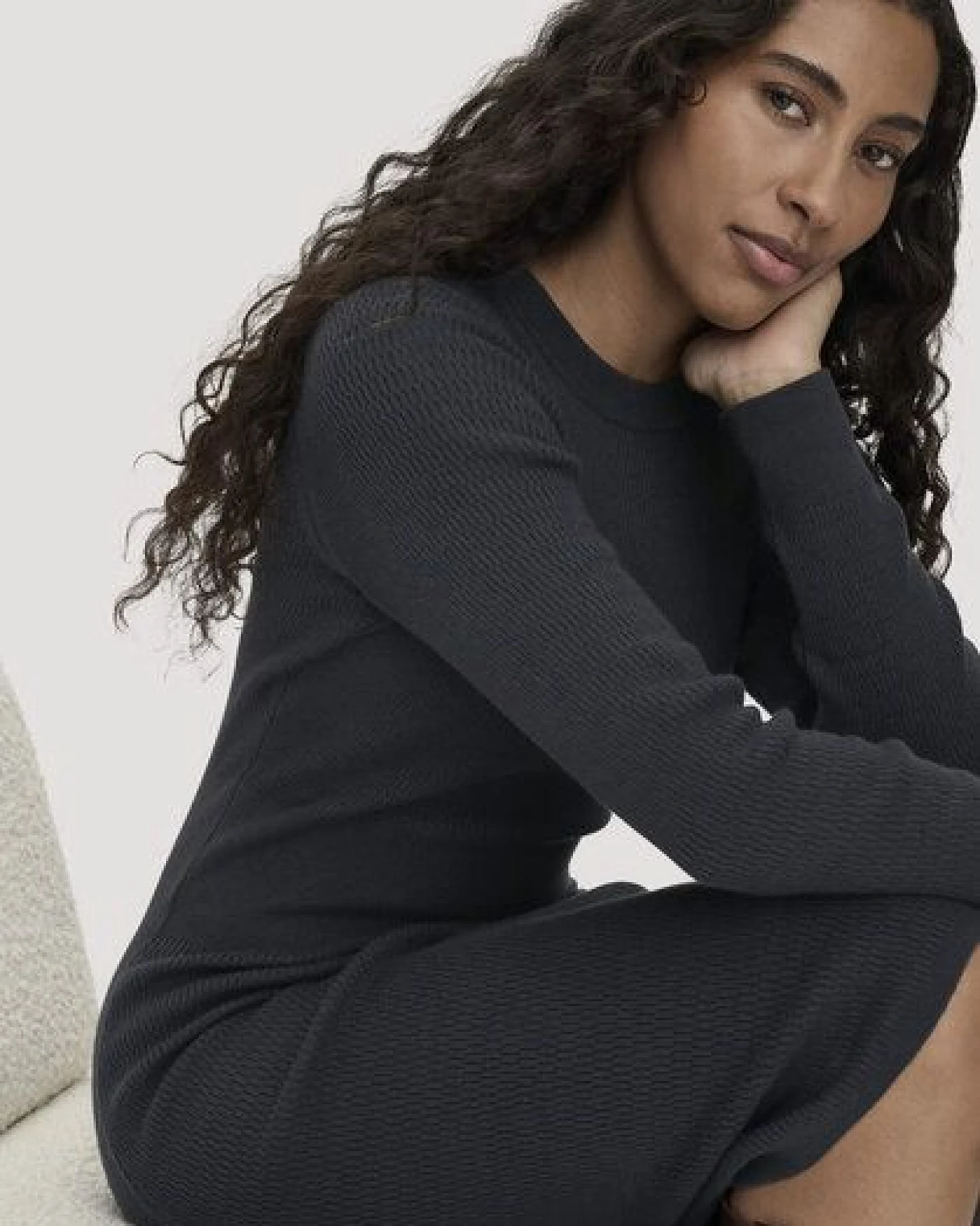hessnatur Strick Kleid Regular aus Bio-Baumwolle mit Bio-Merinowolle – Ansicht 2