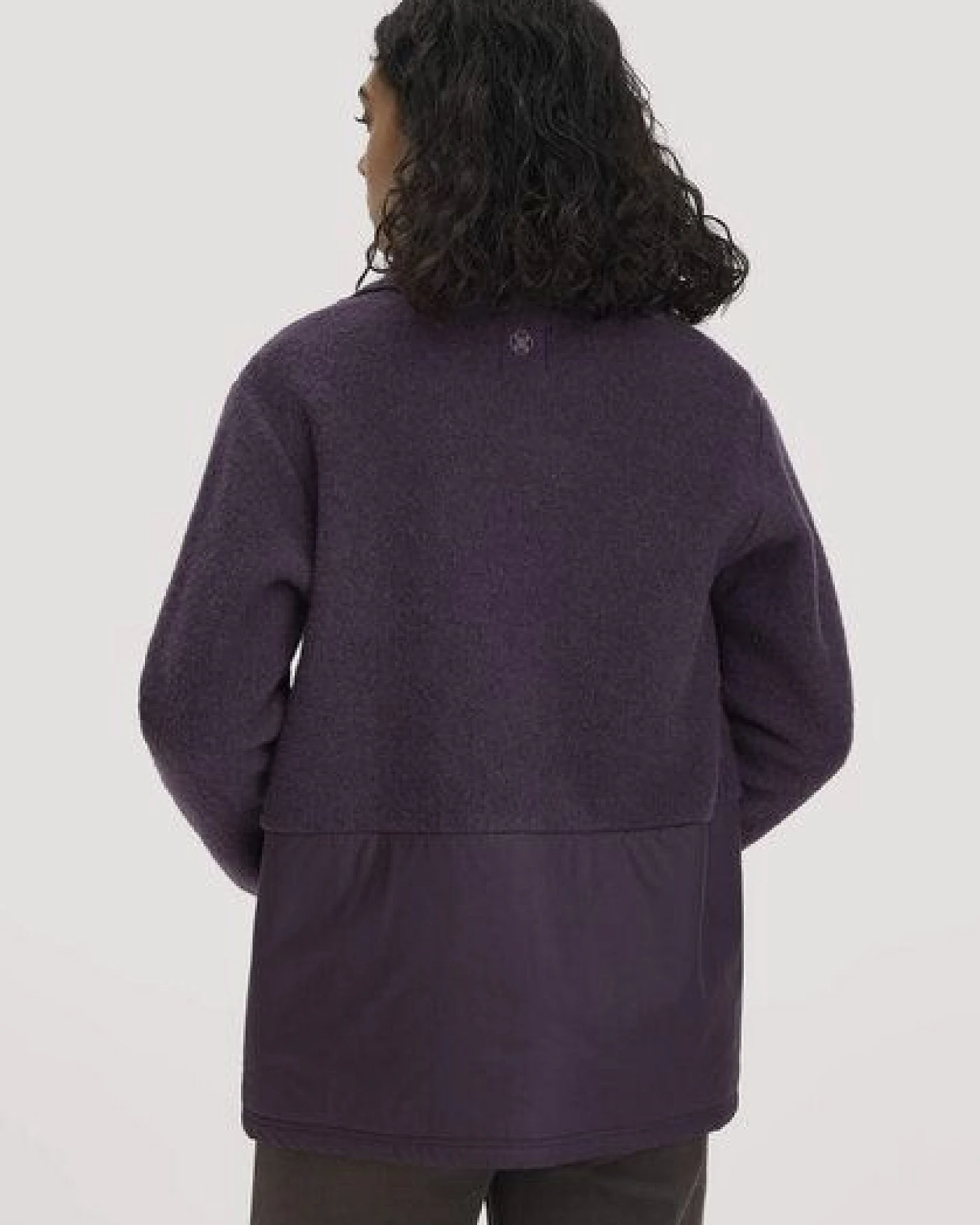 hessnatur Wolfleece Jacke Patch Relaxed aus reiner Bio-Merinowolle – Ansicht 2