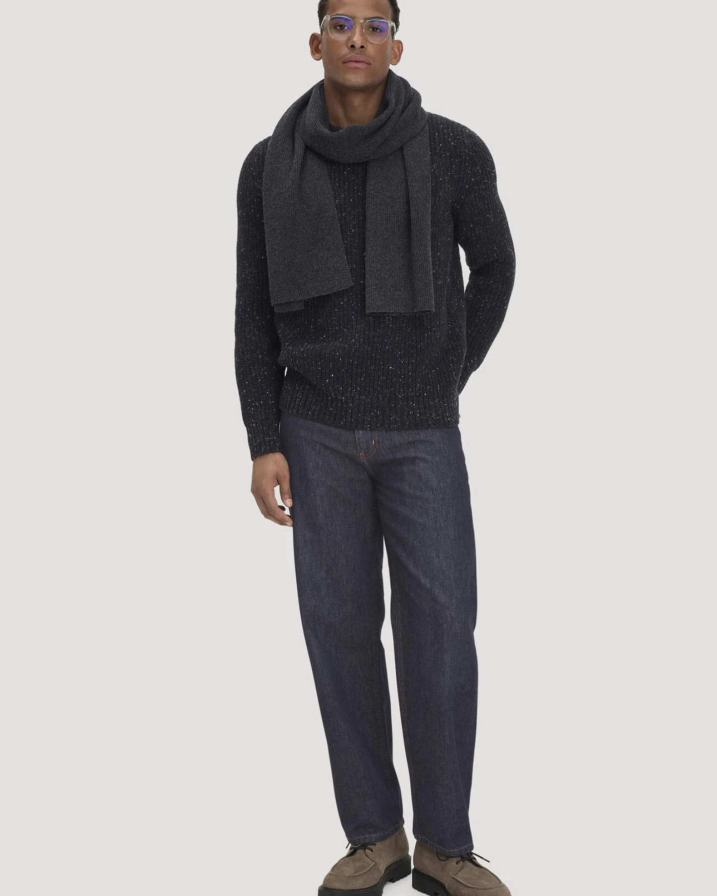 hessnatur Herren Pullover Regular aus Bio-Baumwolle mit recycelter Wolle - grau - Größe S – Ansicht 2