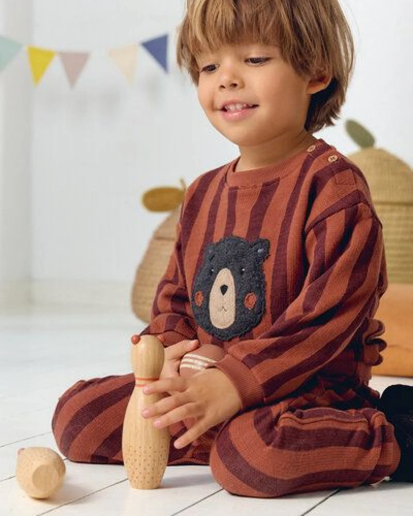 People Wear Organic Sweat Pullover, braun gestreift, "Bär" – Ansicht 3