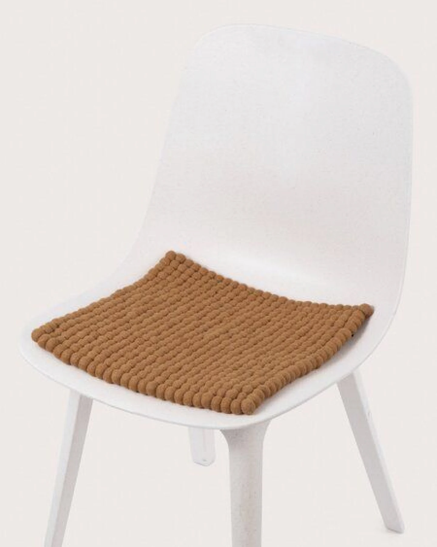 myfelt Filzkugel Sitzauflage (⌀ 36 cm, 36 x 36 cm) – Ansicht 2