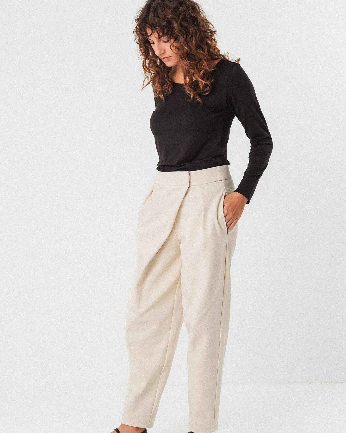 SKFK Damen vegan Hose Goiane Beige – Ansicht 2