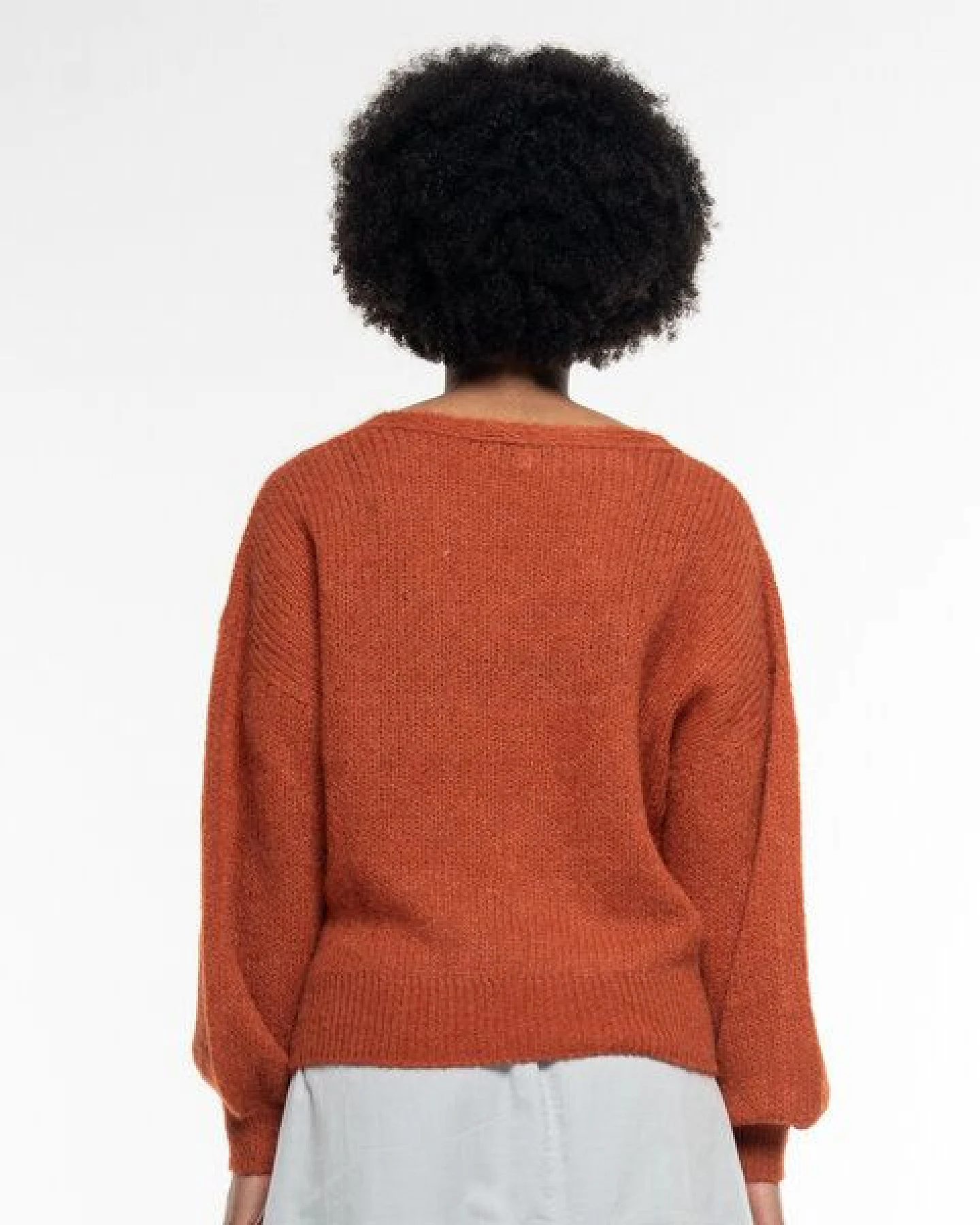 Alma & Lovis Leichter Pullover im Loose-Fit aus zartem Alpakastrick – Ansicht 4