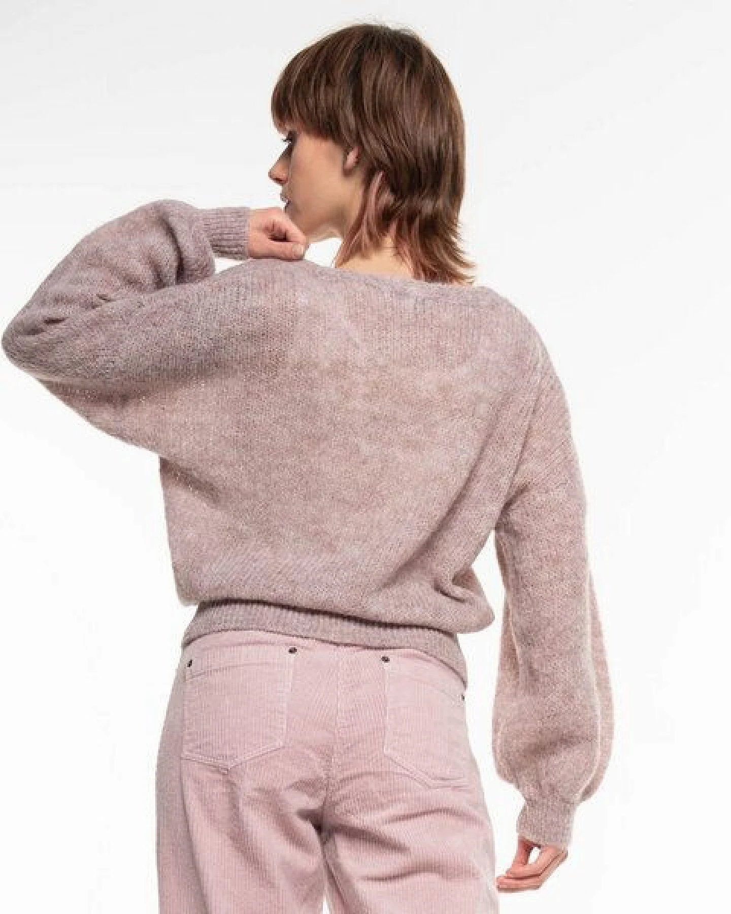 Alma & Lovis Leichter Pullover im Loose-Fit aus zartem Alpakastrick – Ansicht 3