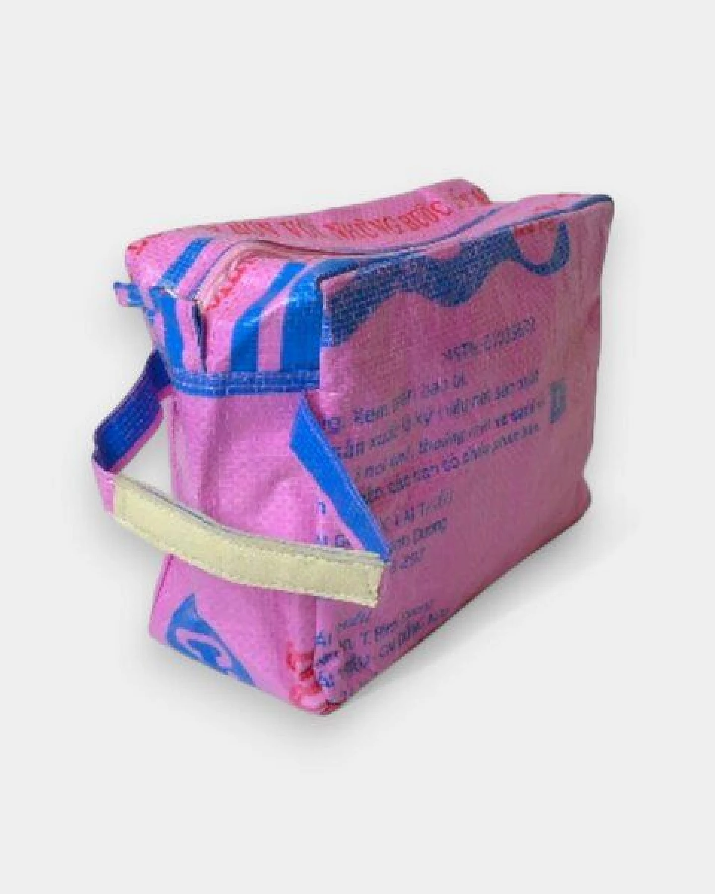 REFISHED fair fashion Necessaire 'WASH ME' - upcycelte Fischfuttersäcke – Ansicht 2