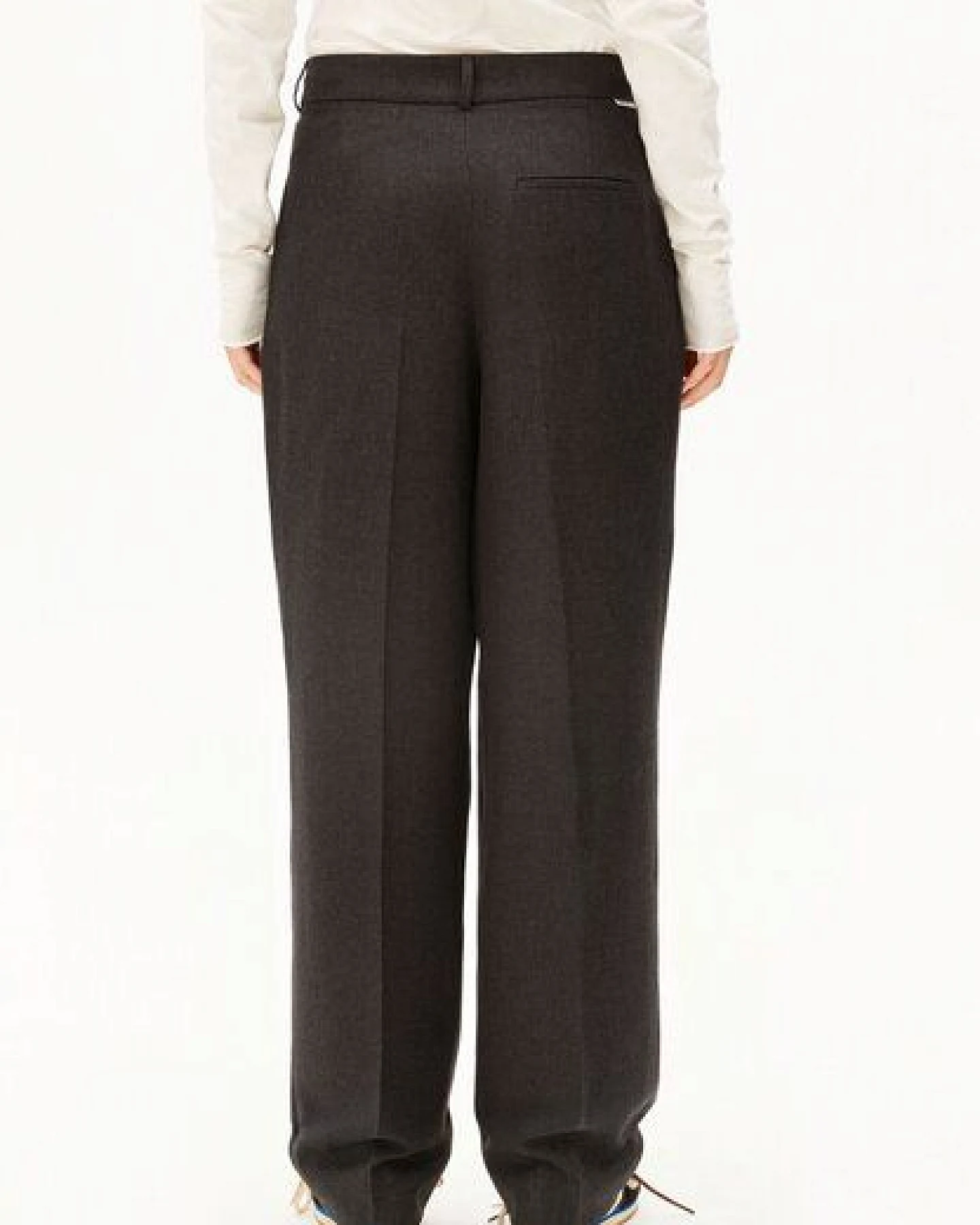 ARMEDANGELS WIDE PLEATED Damen Hose aus 100% TENCEL Lyocell – Ansicht 2