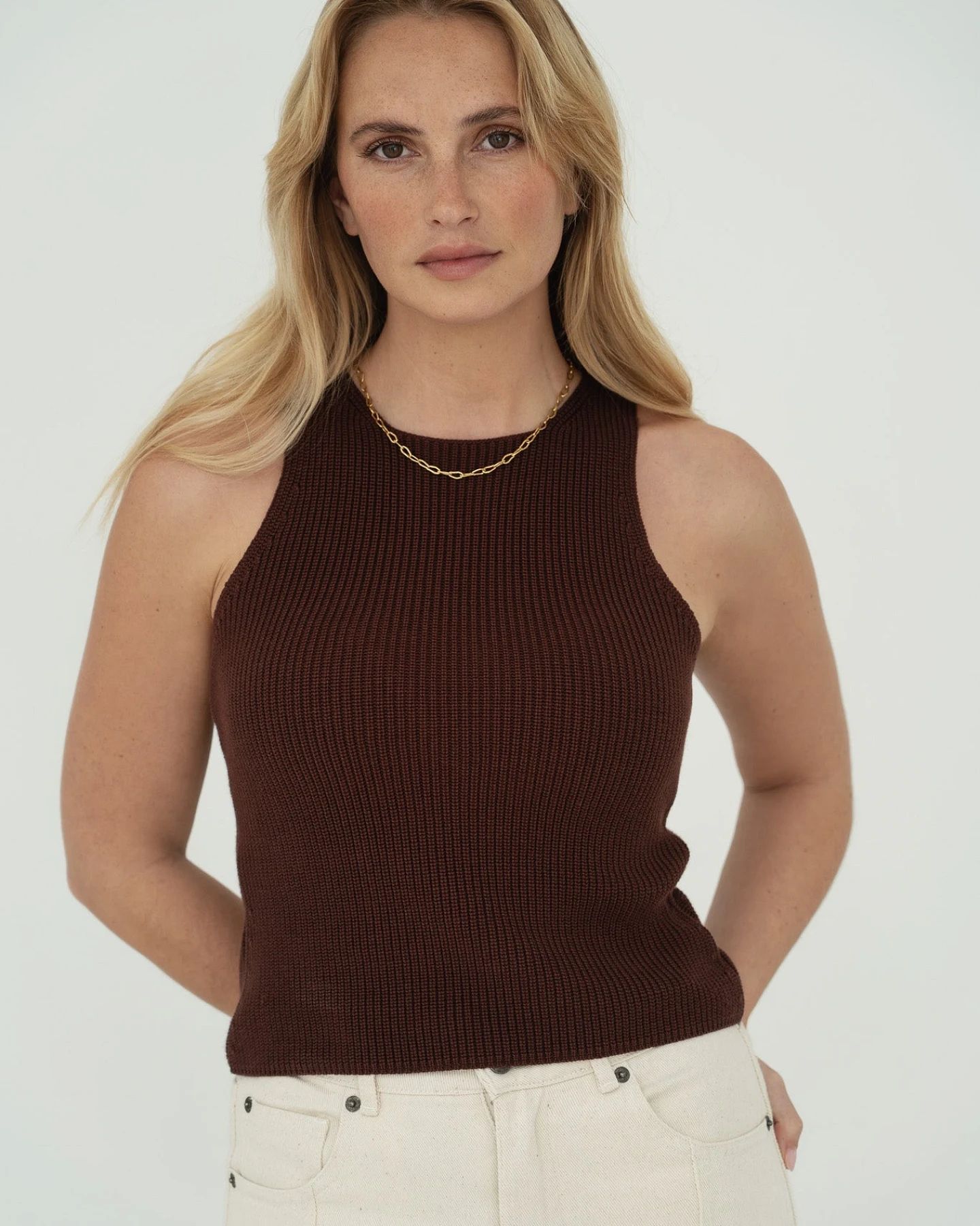 Näz Damen vegan Top Von Claire Halter-Ausschnitt Strick Braun – Ansicht 2