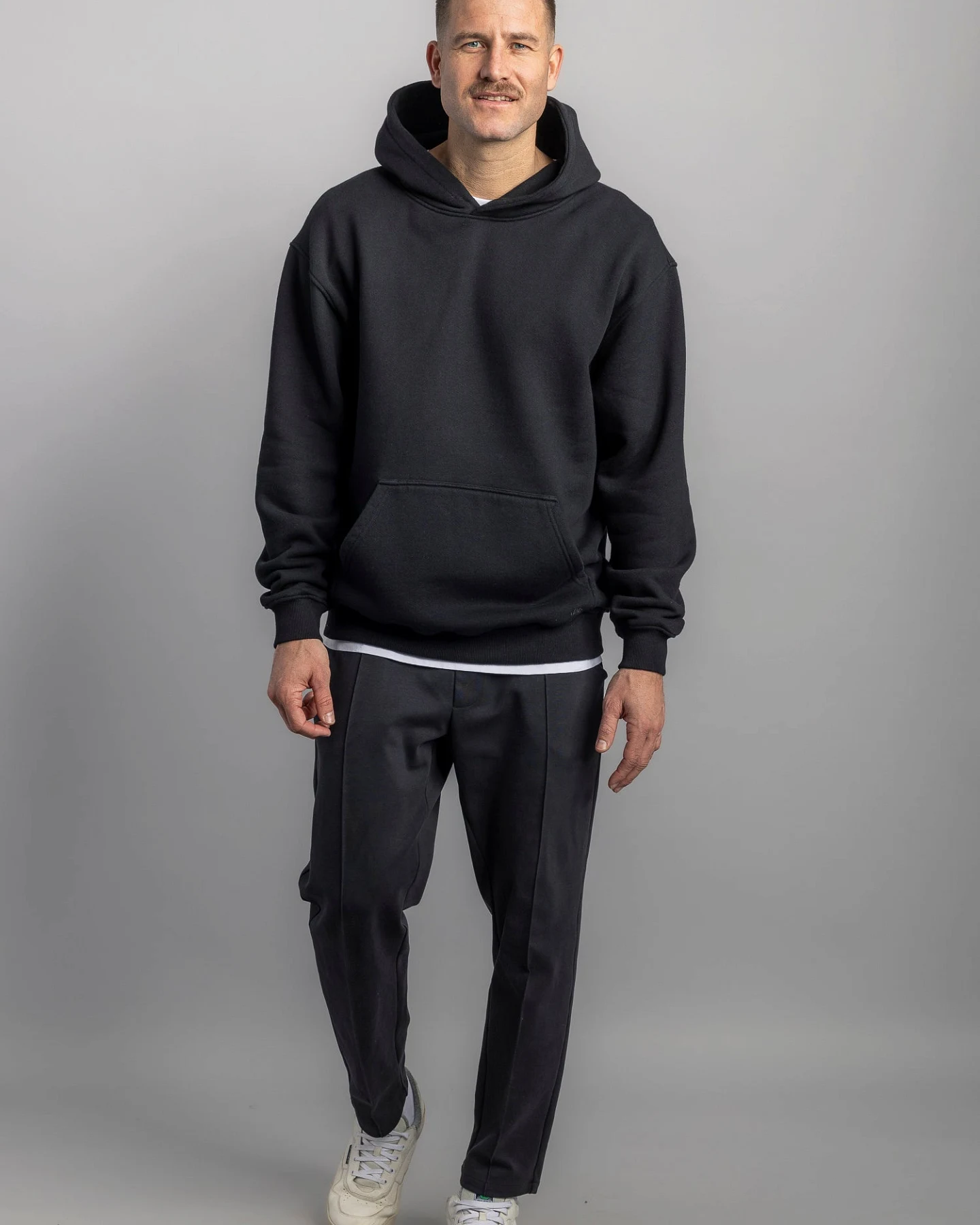 DIRTS Herren vegan Hoodie Oversized Schwarz – Ansicht 2