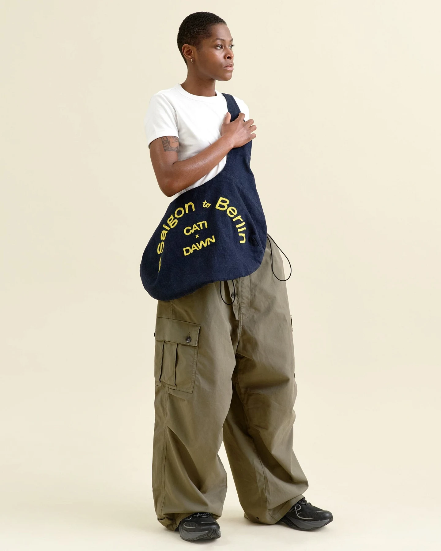 Dawn Damen vegan Hose May May Baggy Cargo Moosgrün – Ansicht 2