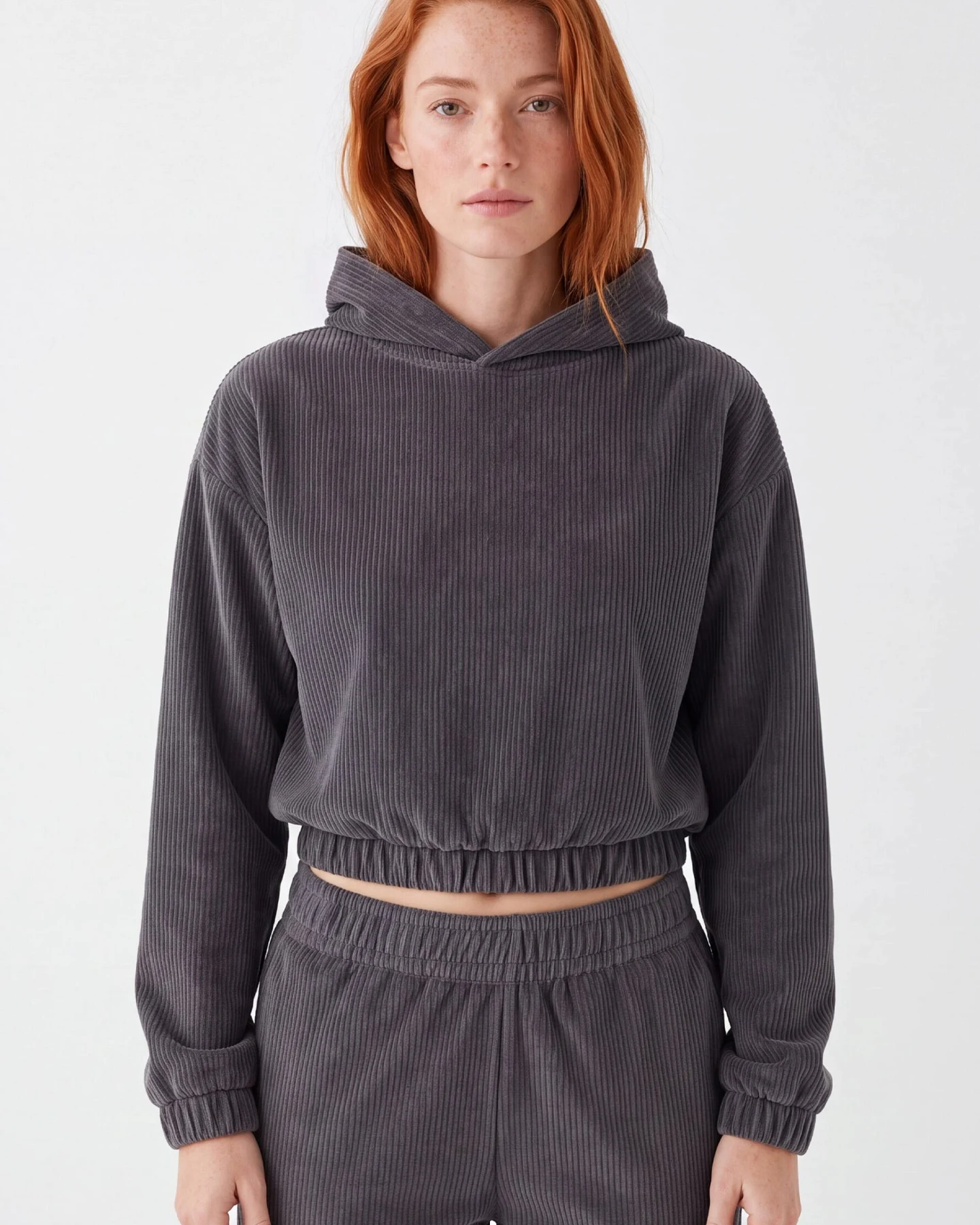 ORGANICATION Damen vegan Kurzer Hoodie Aus Cord In Shadow Grey – Ansicht 2