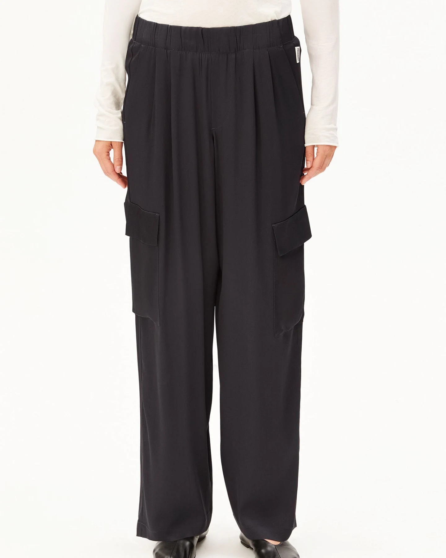 ARMEDANGELS Hose SATIN PULL ON – Ansicht 2