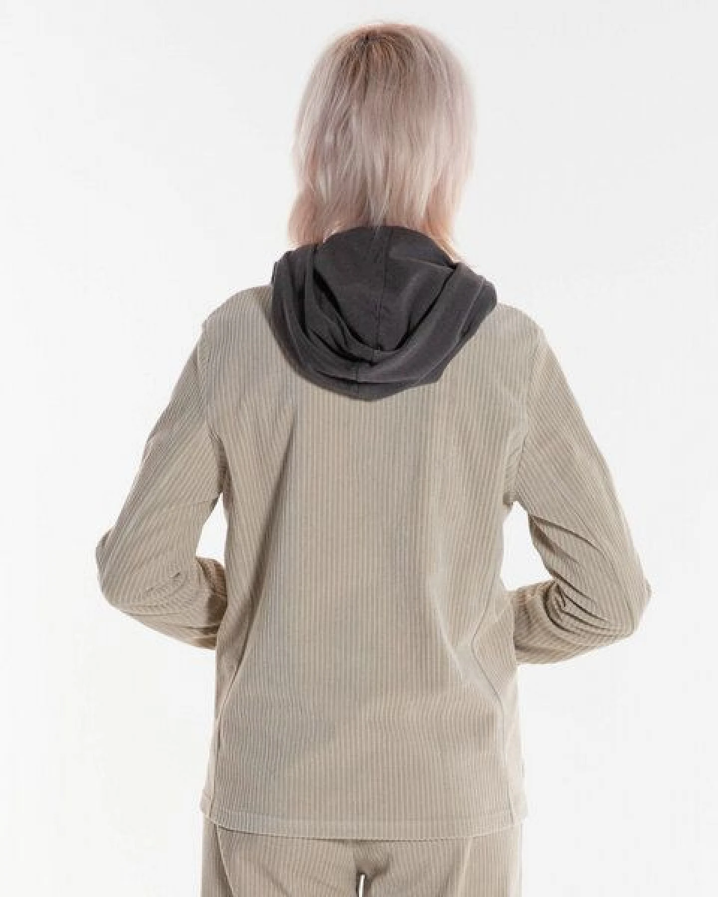 Alma & Lovis Stylischer Blazer aus softem Cord – Ansicht 4