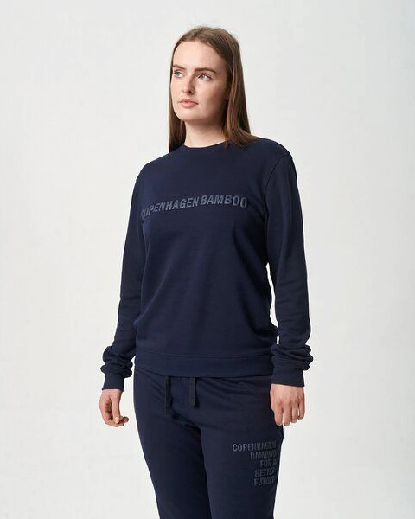 Copenhagen Bamboo Marineblaues Bambus-Sweatshirt mit Logo – Ansicht 4