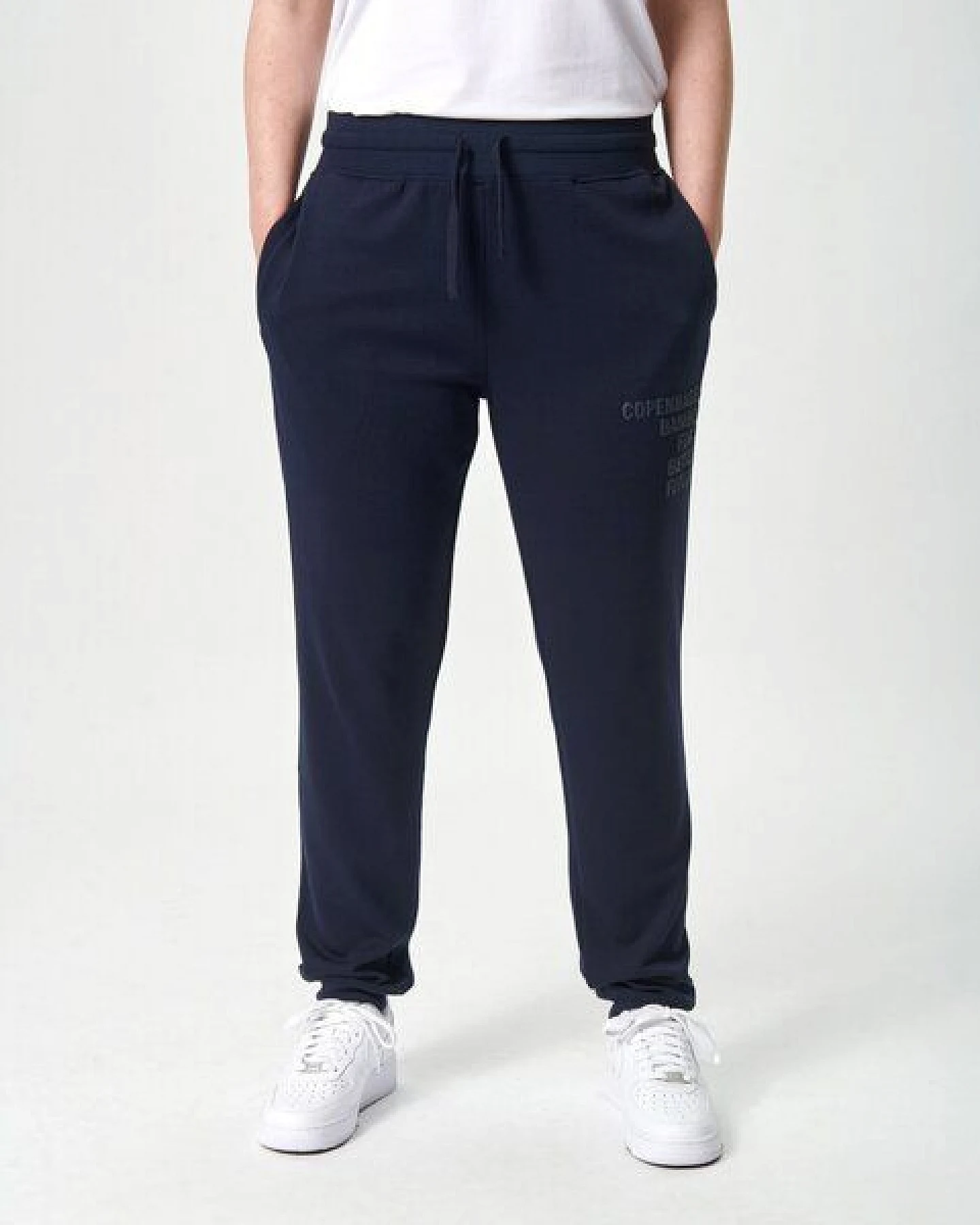 Copenhagen Bamboo Marineblaue Bambus-Sweatpants mit Logo – Ansicht 4