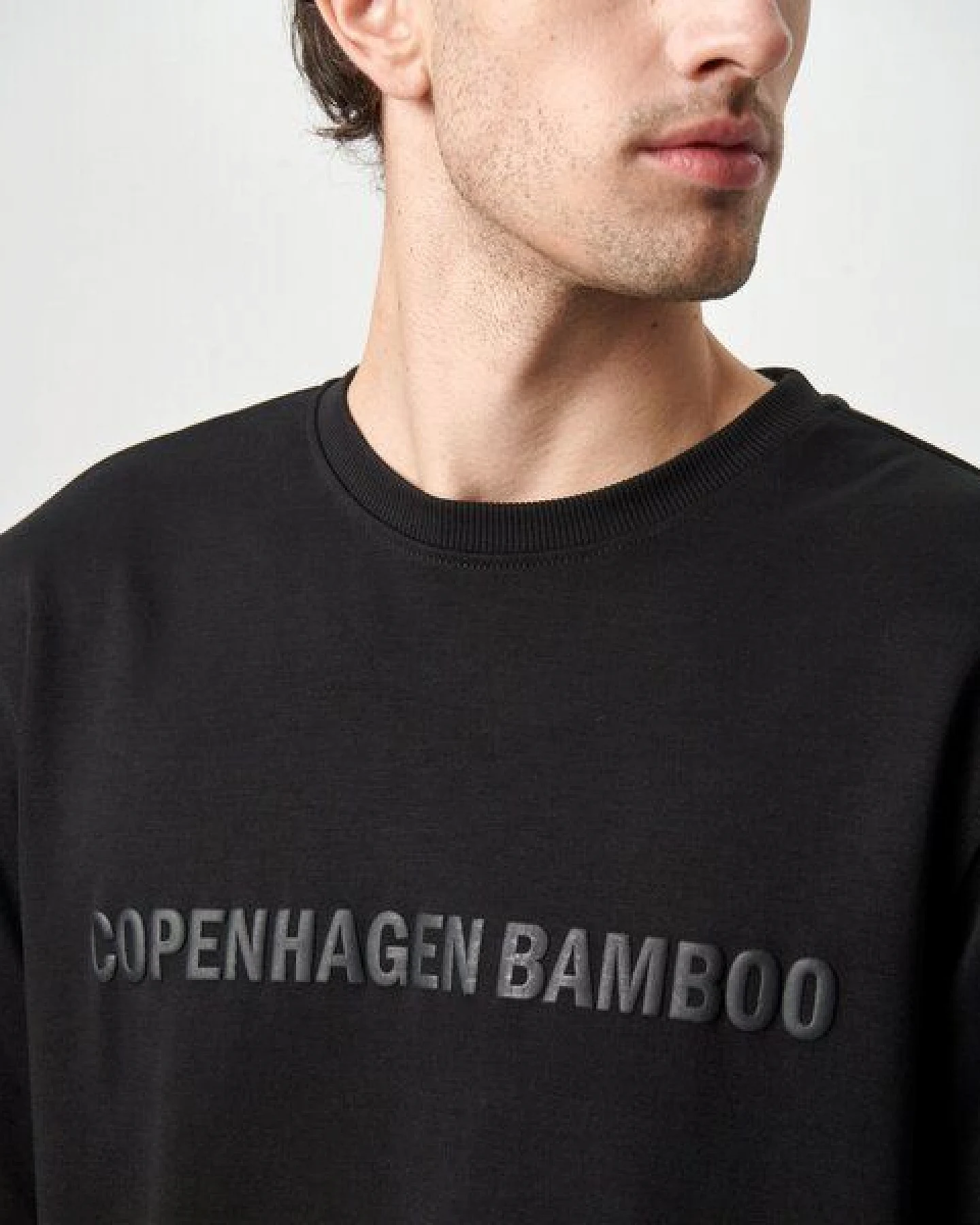 Copenhagen Bamboo Schwarzes Sweatshirt aus Bambus mit Logo – Ansicht 2