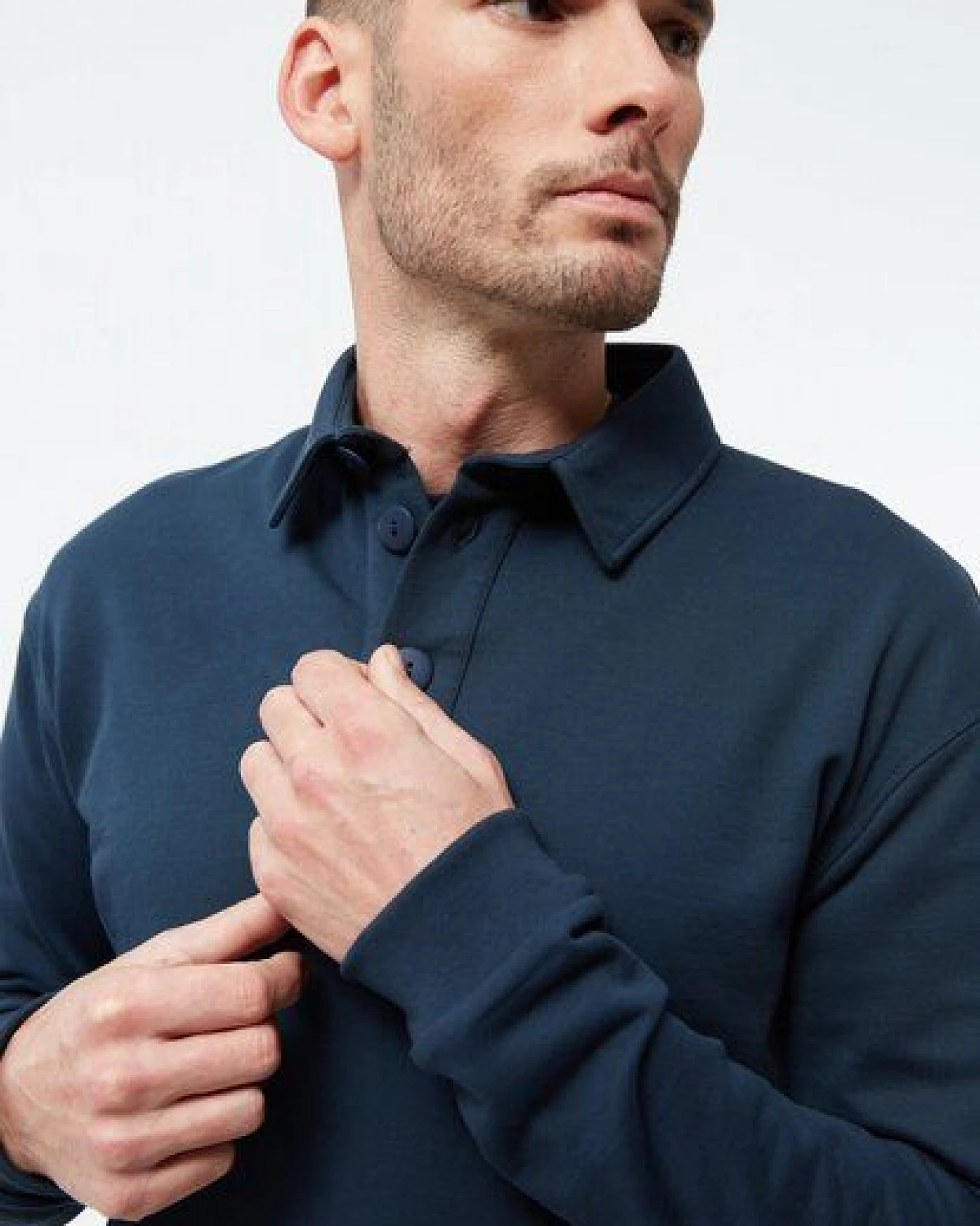 Givn Berlin Sweater GBHANNES aus Bio-Baumwolle mit Kragen und Knopfleiste – Ansicht 4