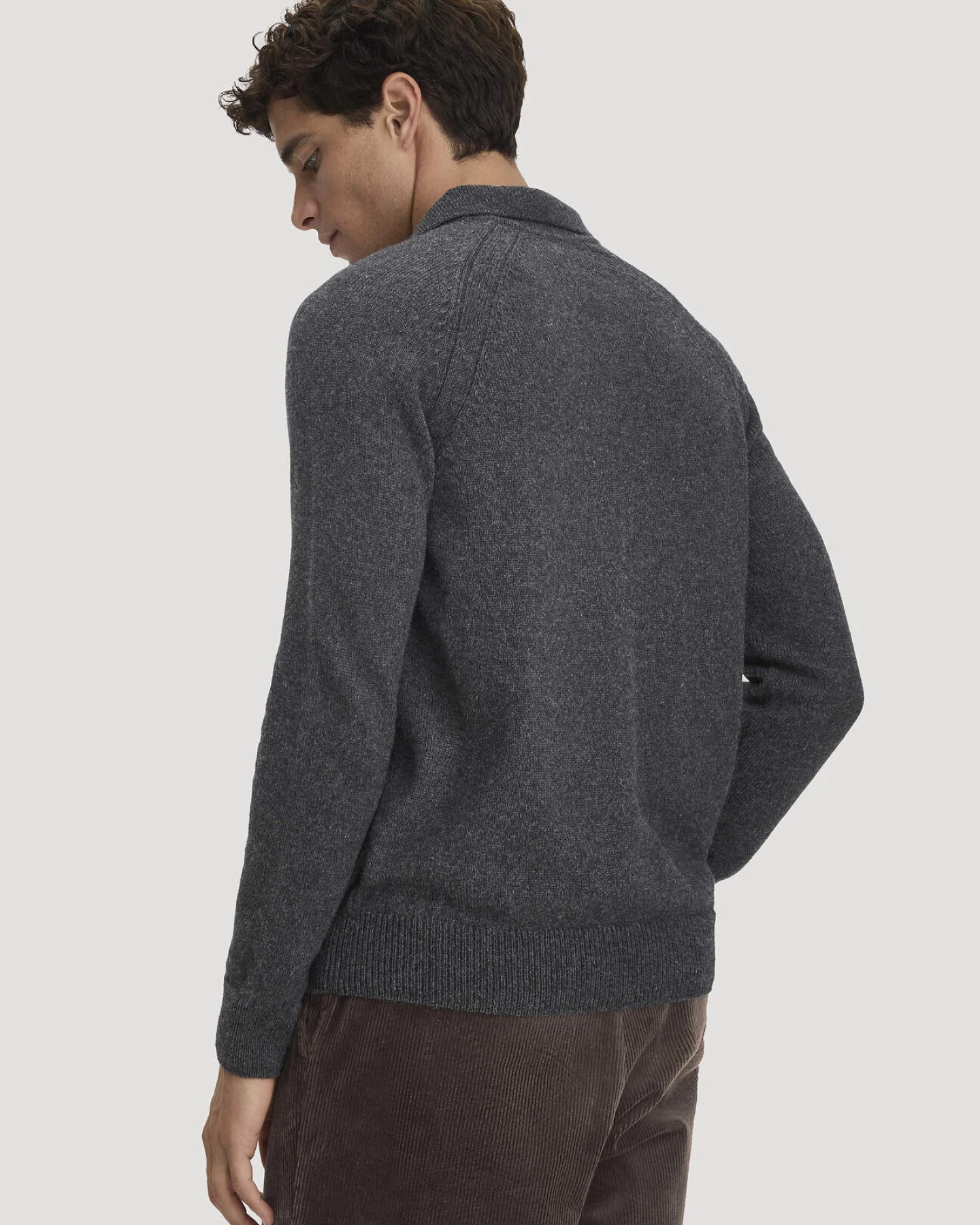 hessnatur Herren Strick Polo Regular aus Bio-Merinowolle mit Bio-Baumwolle - grau - Größe S – Ansicht 3