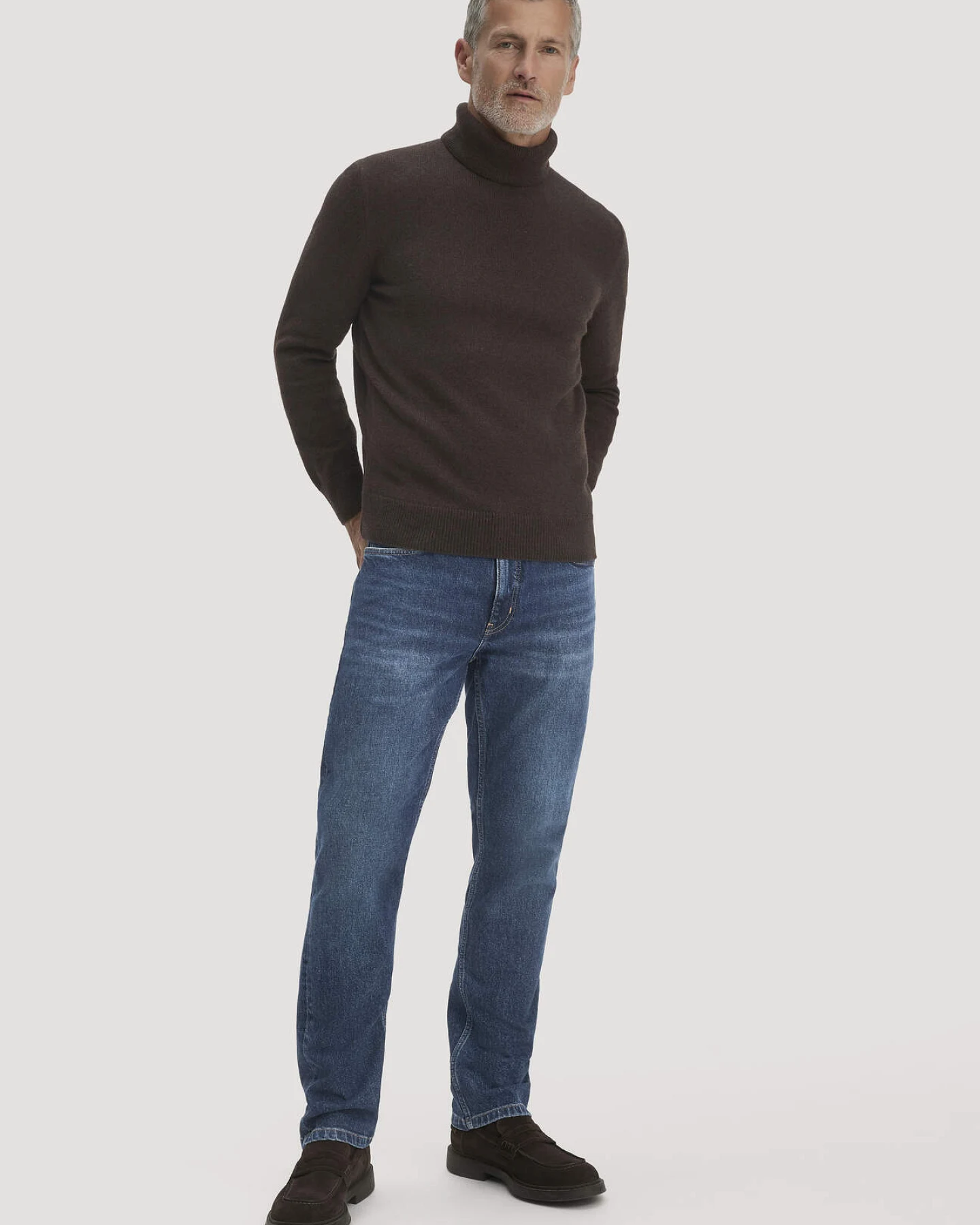 hessnatur Herren Rollkragen-Pullover Regular aus Bio-Merinowolle und Bio-Baumwolle - braun - Größe L – Ansicht 2