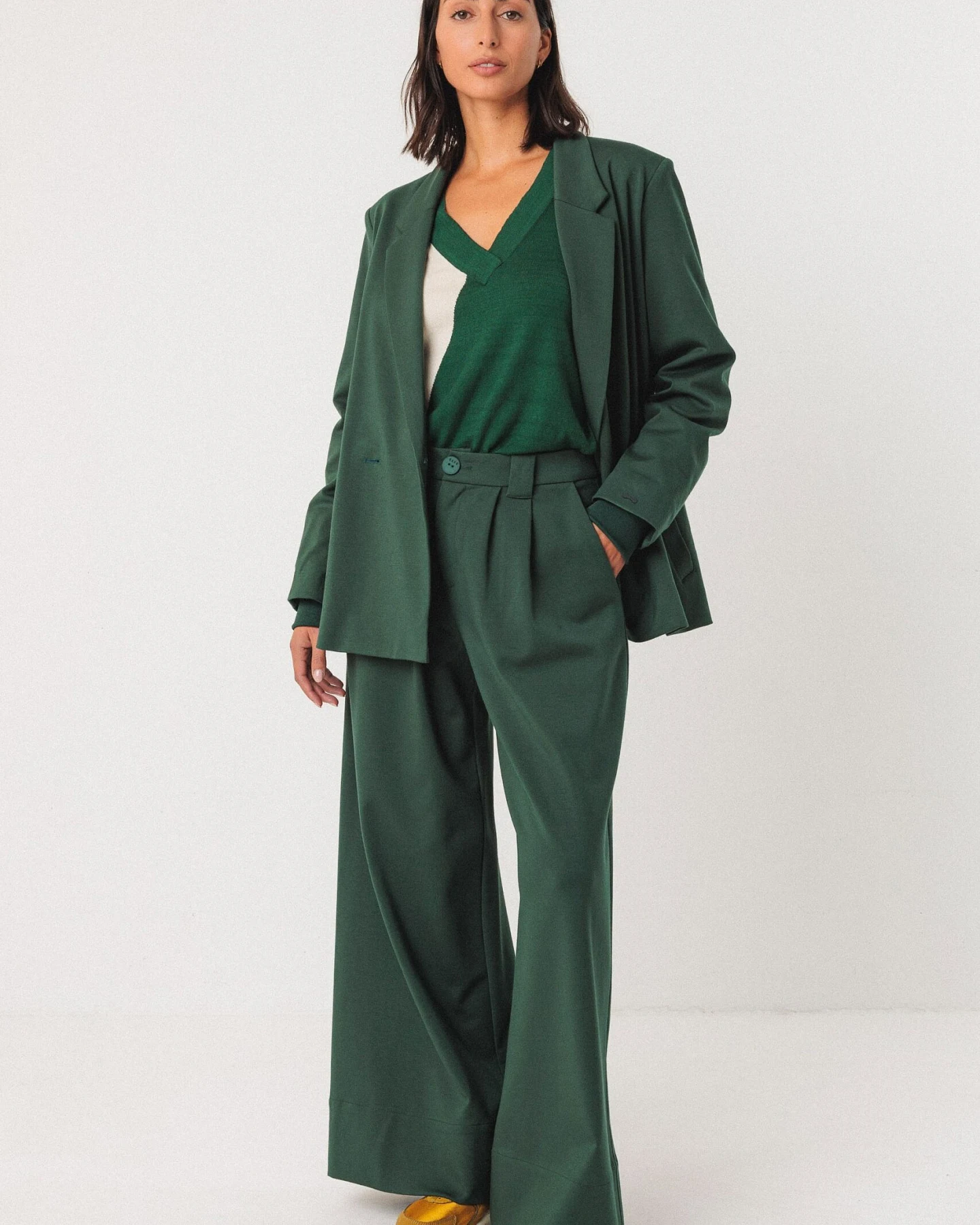 SKFK Damen vegan Hose Nia Green – Ansicht 2