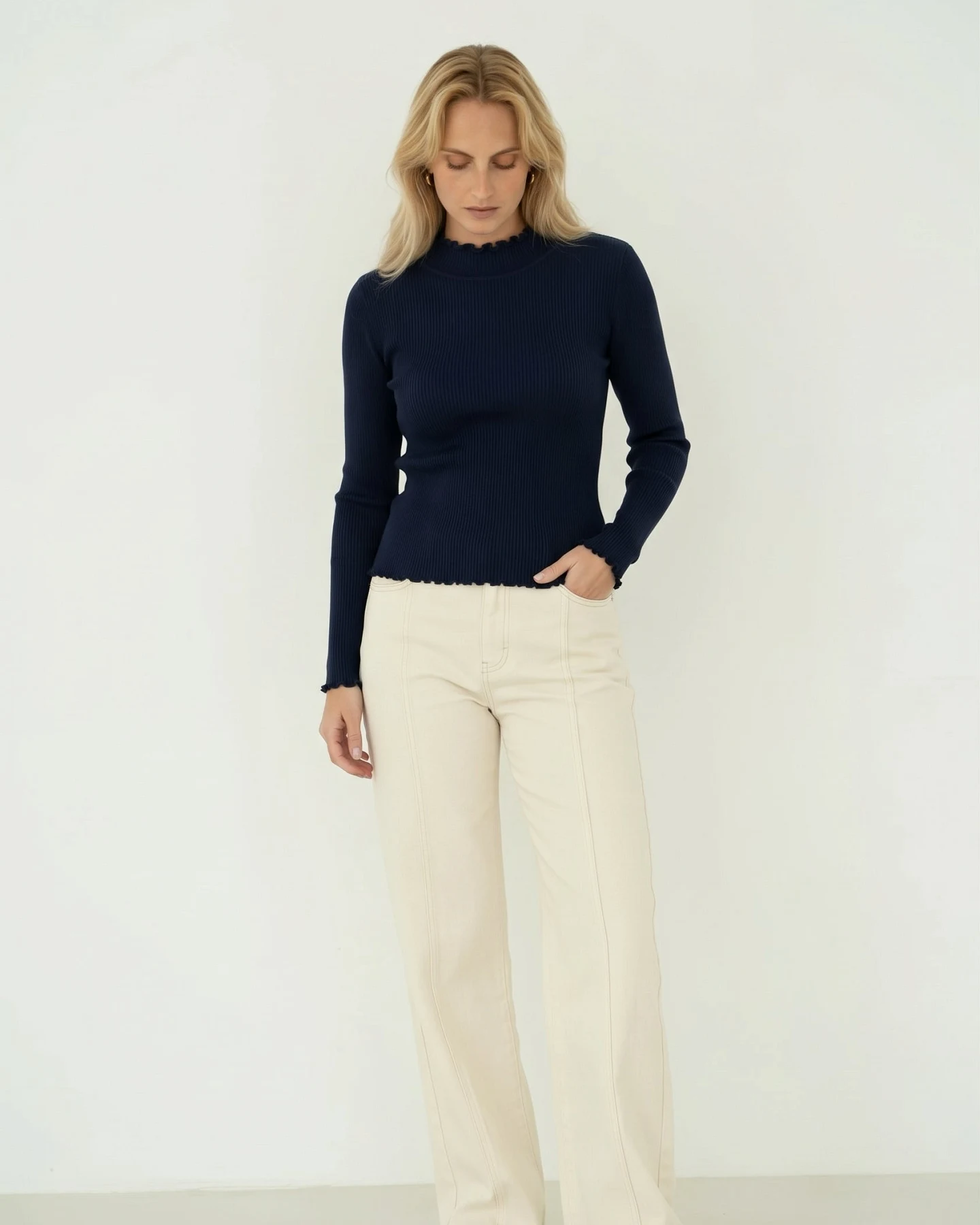 Näz Damen vegan Rollkragenpullover Ava In Marineblau – Ansicht 2