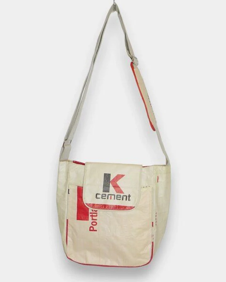 REFISHED fair fashion Tasche 'URBAN BAG' - upcycelte Zementsäcke