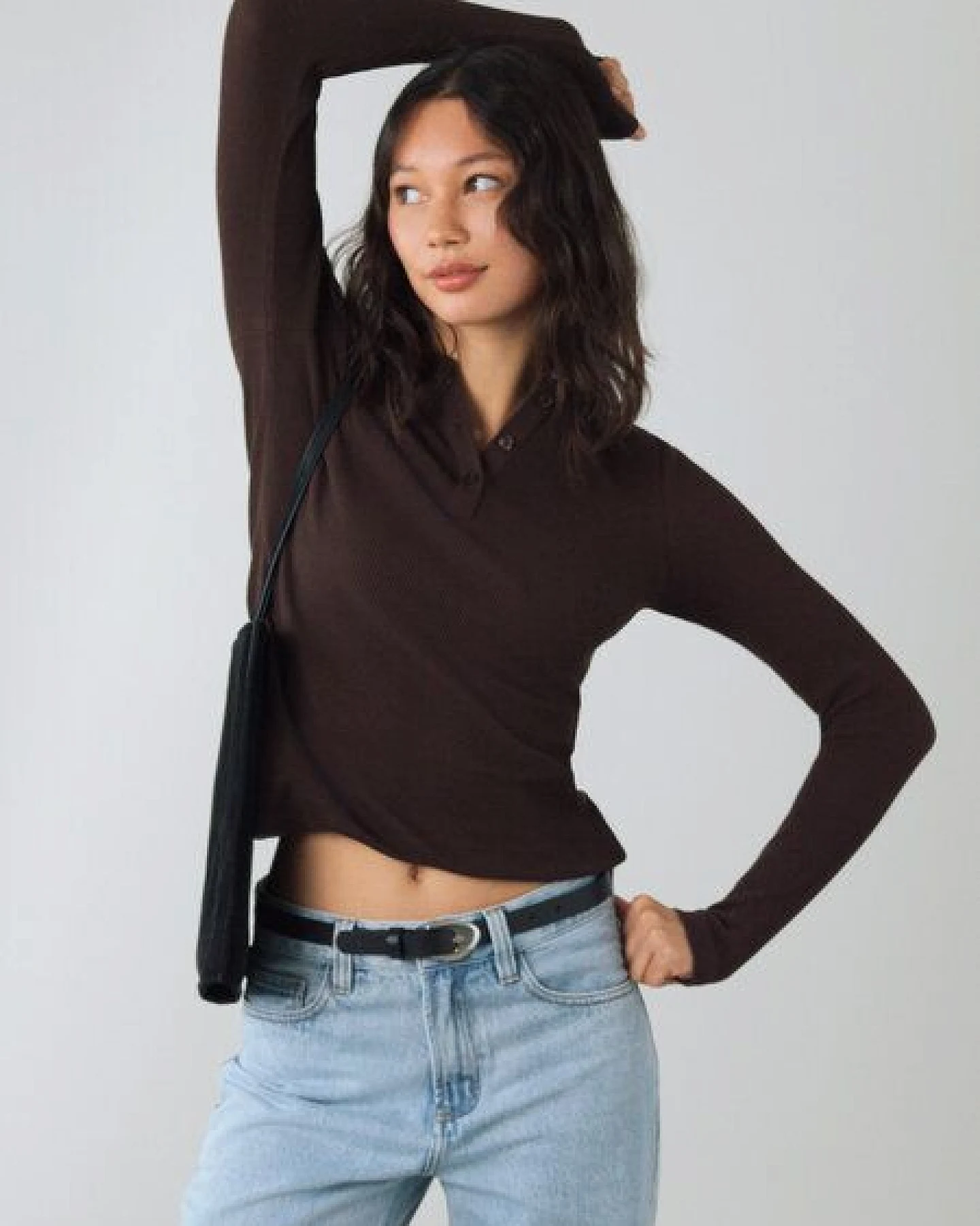 Honest Basics Damen Henley Langarmshirt aus Bio- und recycelter Baumwolle – Ansicht 2
