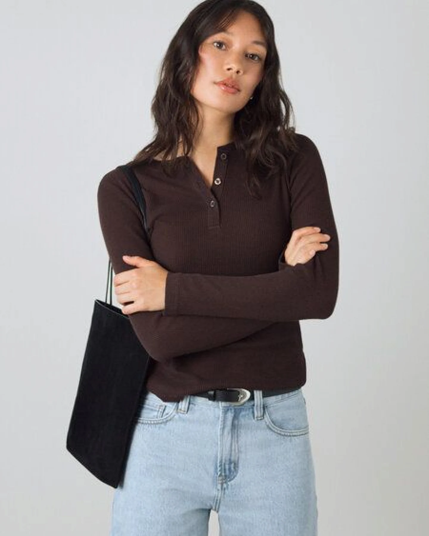 Honest Basics Damen Henley Langarmshirt aus Bio- und recycelter Baumwolle – Ansicht 3
