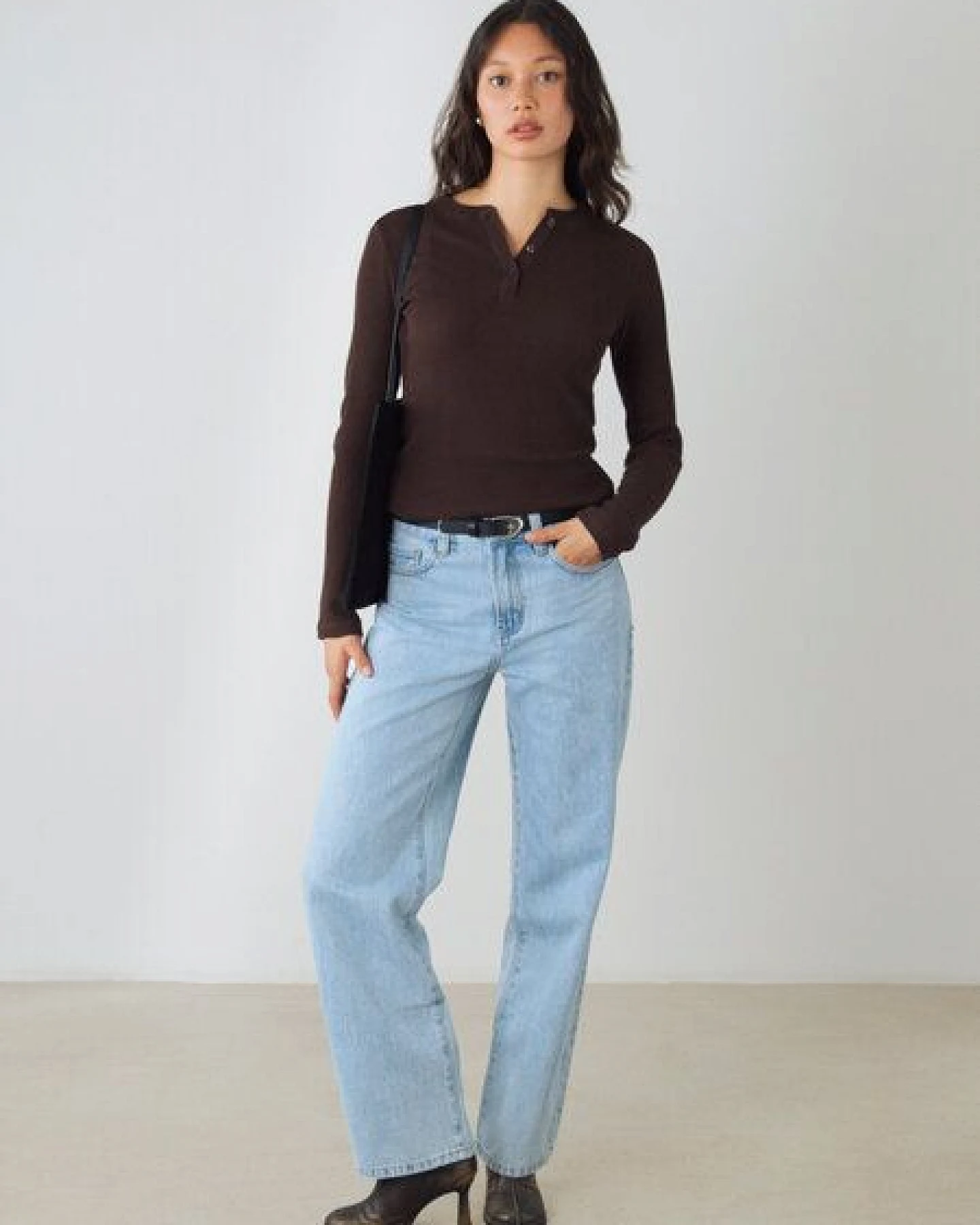 Honest Basics Damen Henley Langarmshirt aus Bio- und recycelter Baumwolle – Ansicht 4