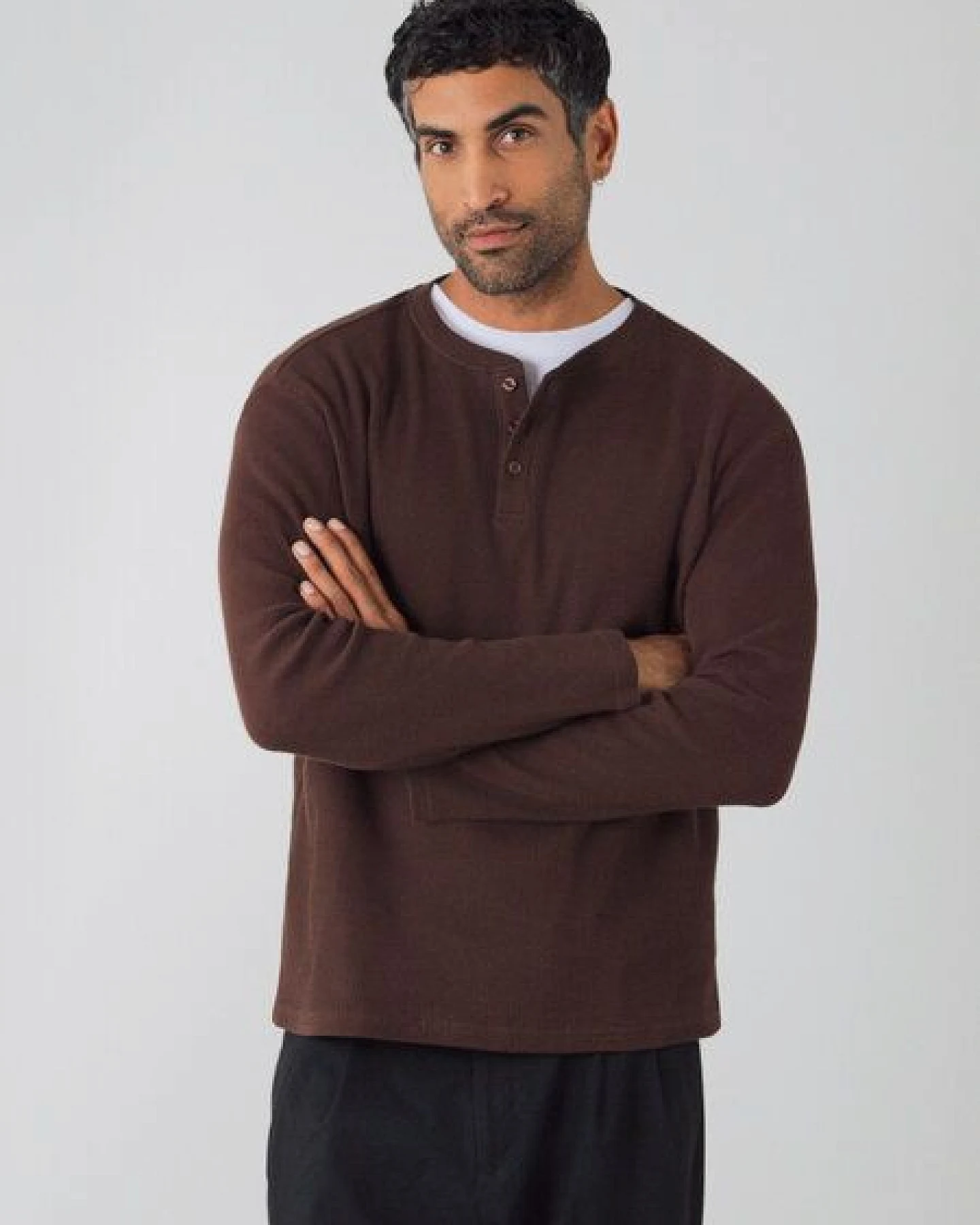 Honest Basics Herren Henley Langarmshirt aus Bio- und recycelter Baumwolle – Ansicht 3