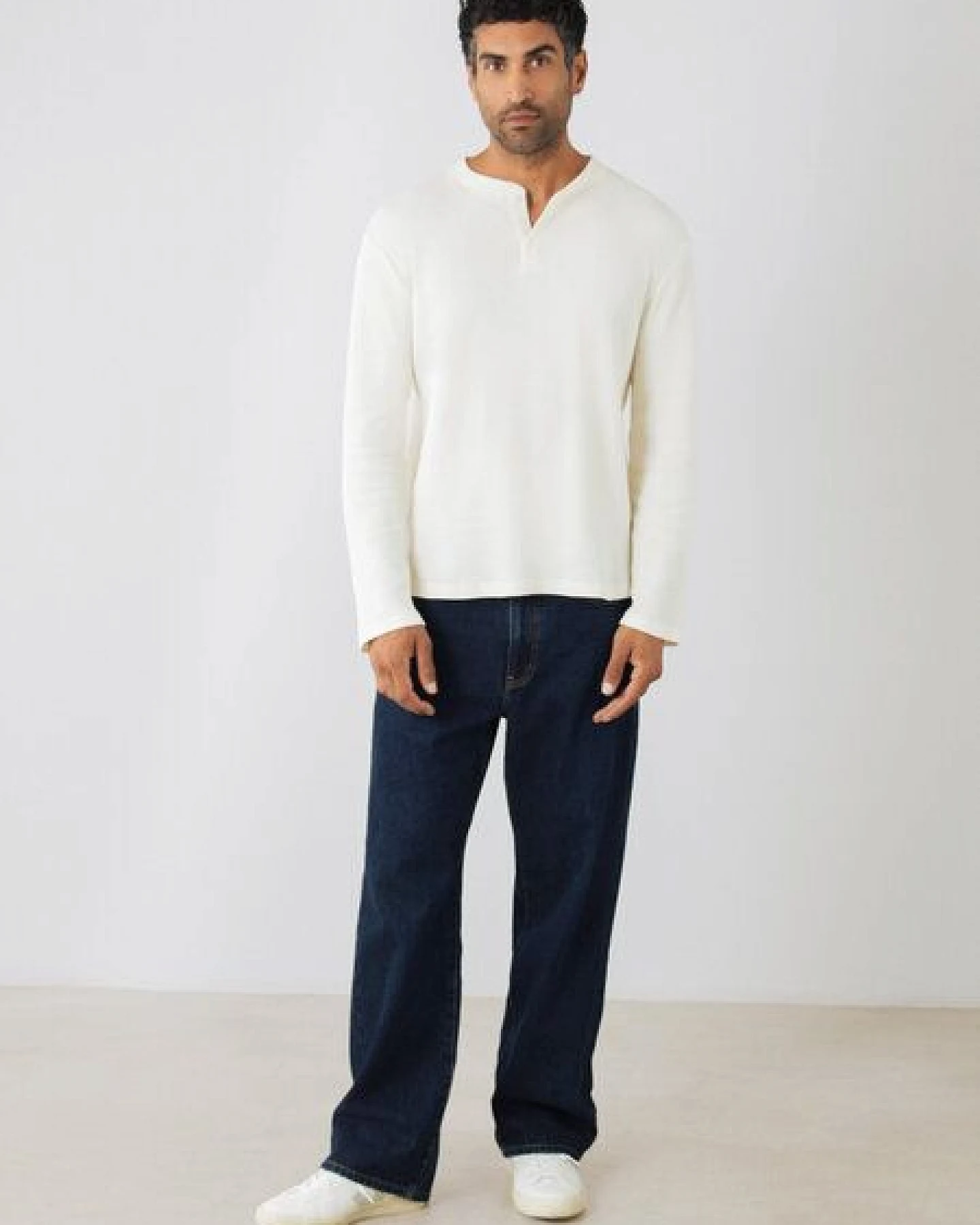 Honest Basics Herren Henley Langarmshirt aus Bio- und recycelter Baumwolle – Ansicht 3